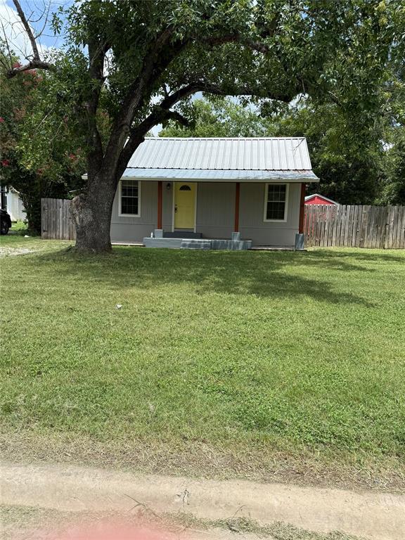 721 S Laurel Ave, Luling, TX, 78648