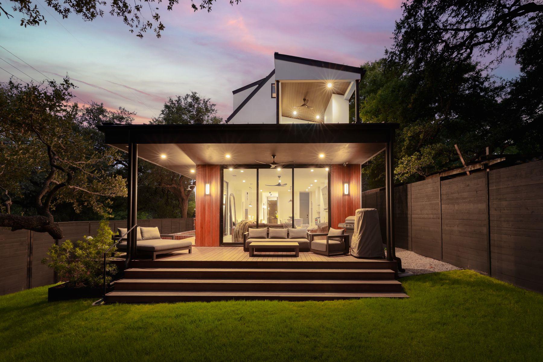 800 W James St, Austin, TX, 78704