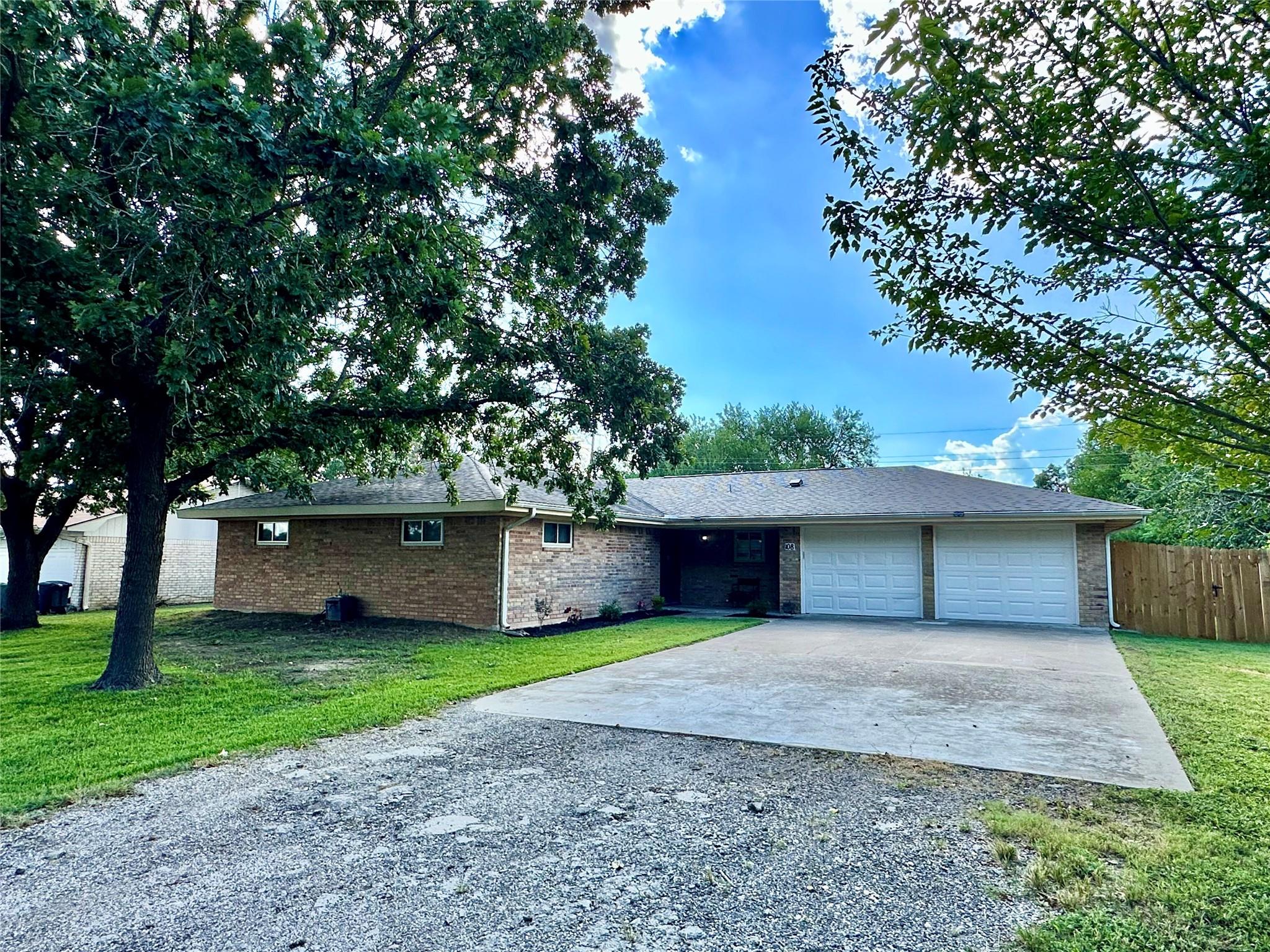 108 S Sunshine Ln, Little River Academy, TX, 76554