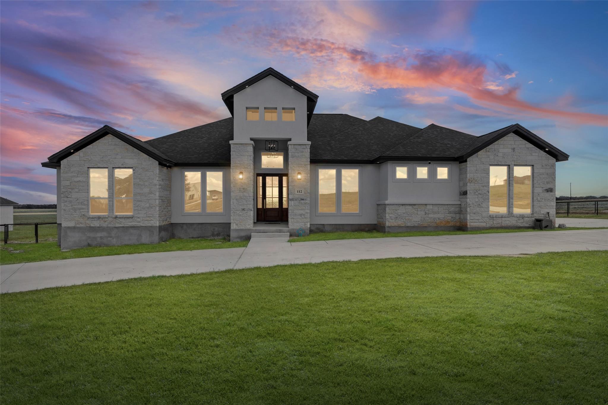 112 Pioneer Dr, La Vernia, TX, 78121