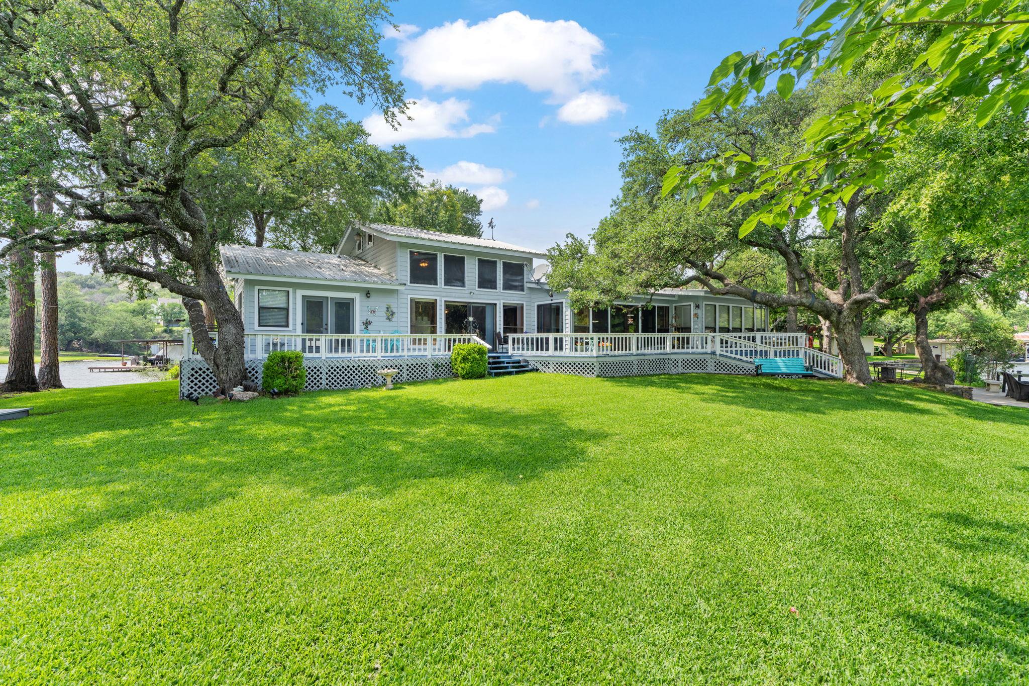 327 Mountain View Dr, Sunrise Beach, TX, 78643