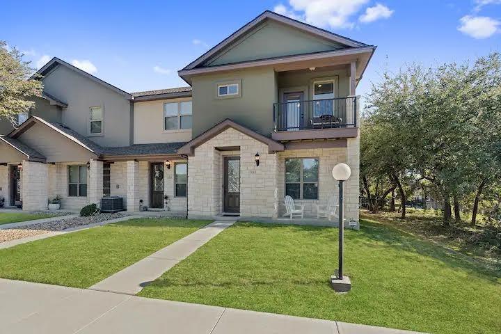 585  Demarett Dr, Point Venture, TX, 78645