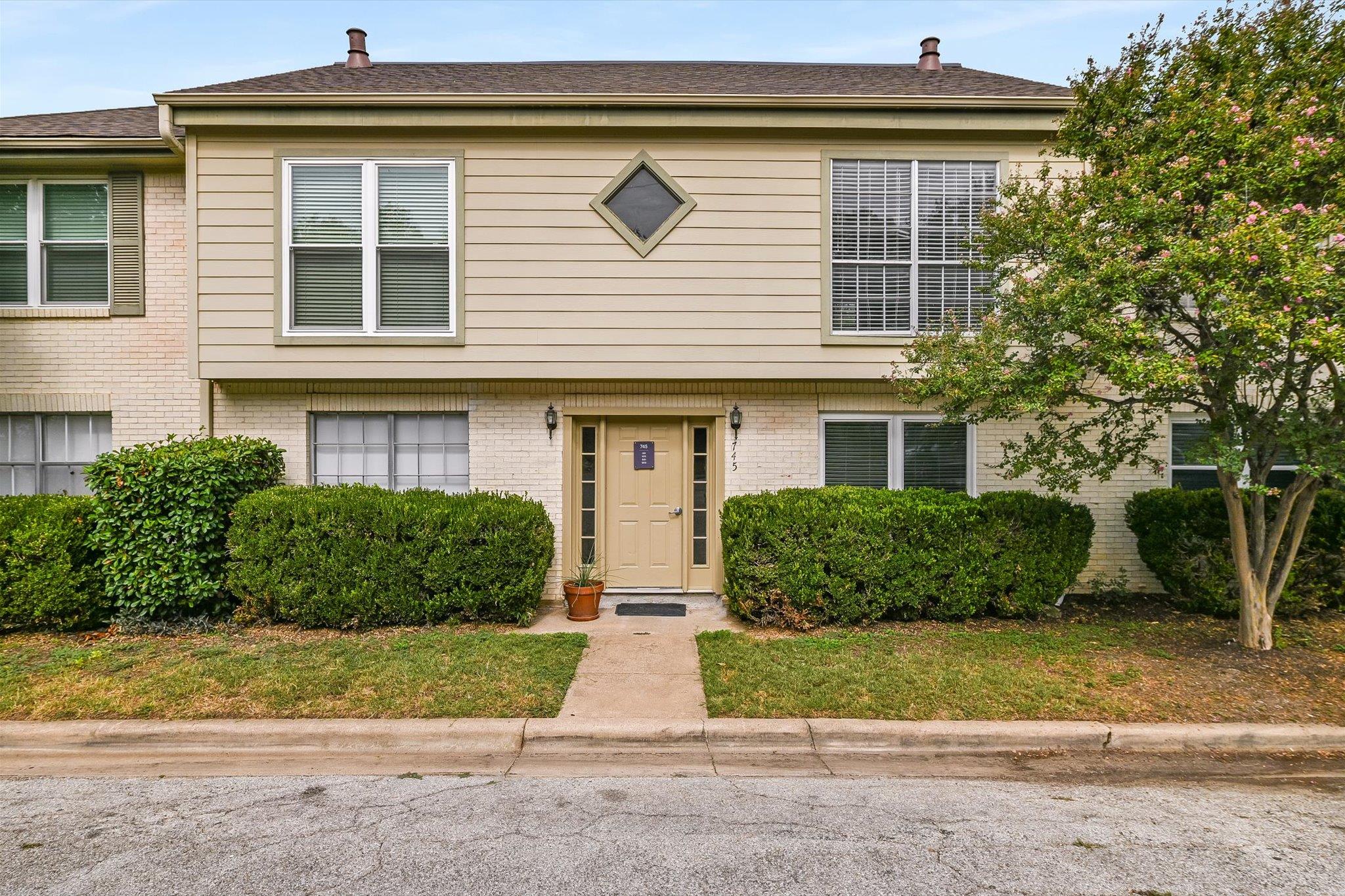 745 E Oltorf St E #201, Austin, TX, 78704