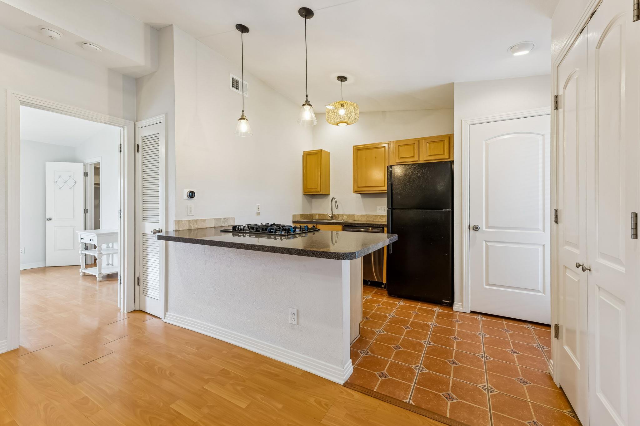 2021 Bluebonnet Ln #210, Austin, TX, 78704