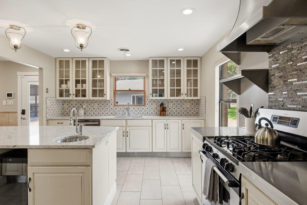 12135  Fitzhugh Rd, Austin, TX, 78736