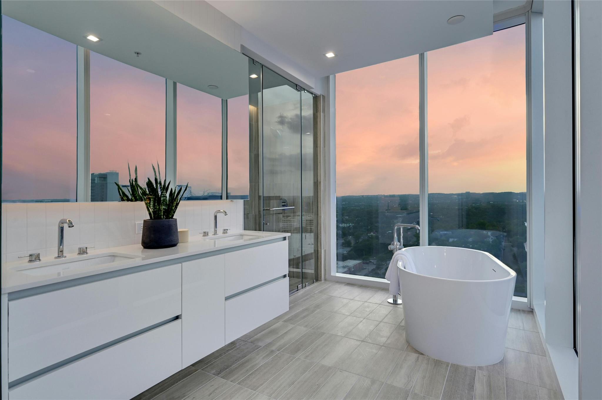 313 W 17th St  #2204, Austin, TX, 78701