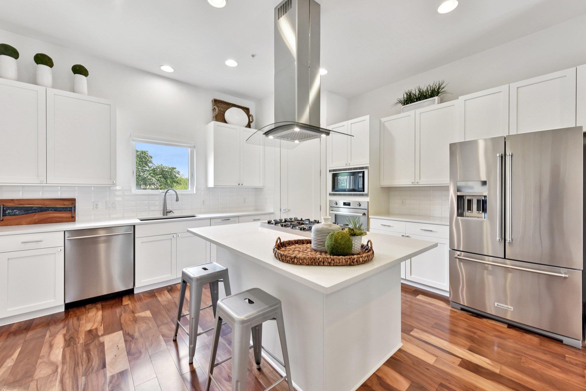 2300 S 5th St  #E, Austin, TX, 78704