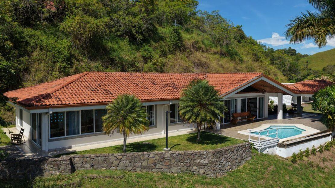 000 Elegant Mediterranean-Style Home None, Out of State, 20501