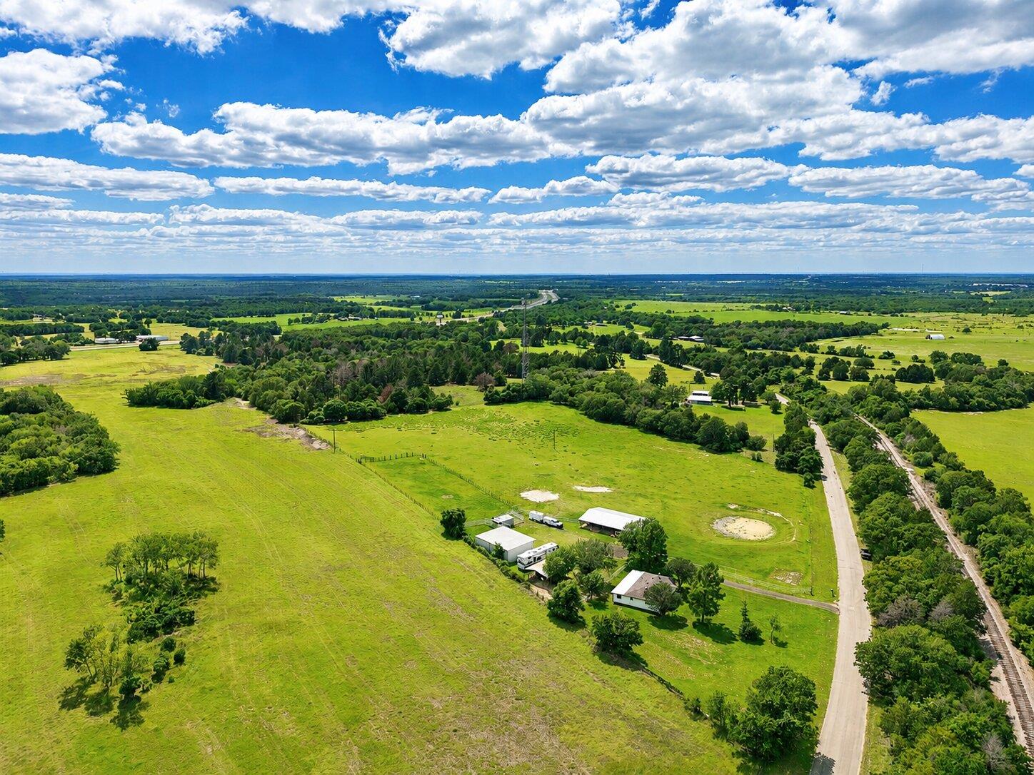 405 Old Highway 20 Hwy, McDade, TX, 78650