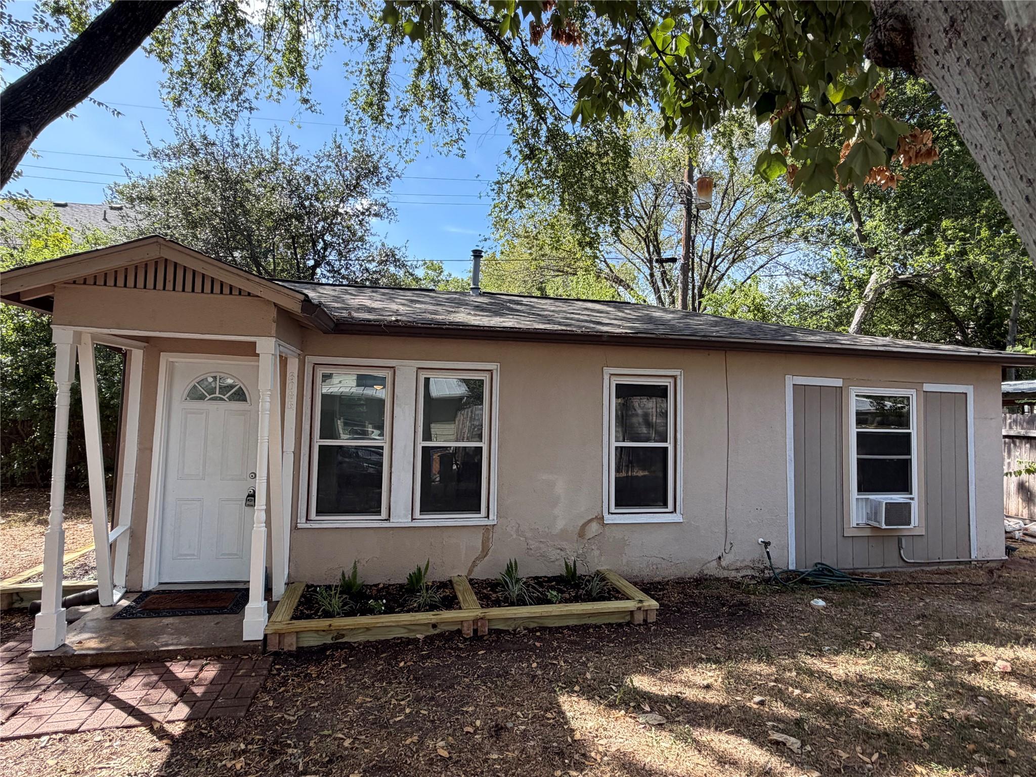 808 E 46th St  #B, Austin, TX, 78751