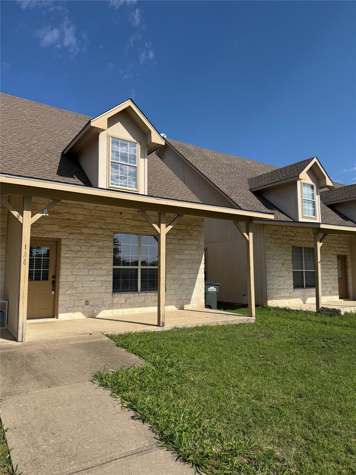 126 SANDSTONE Dr #A, Jarrell, TX, 76537