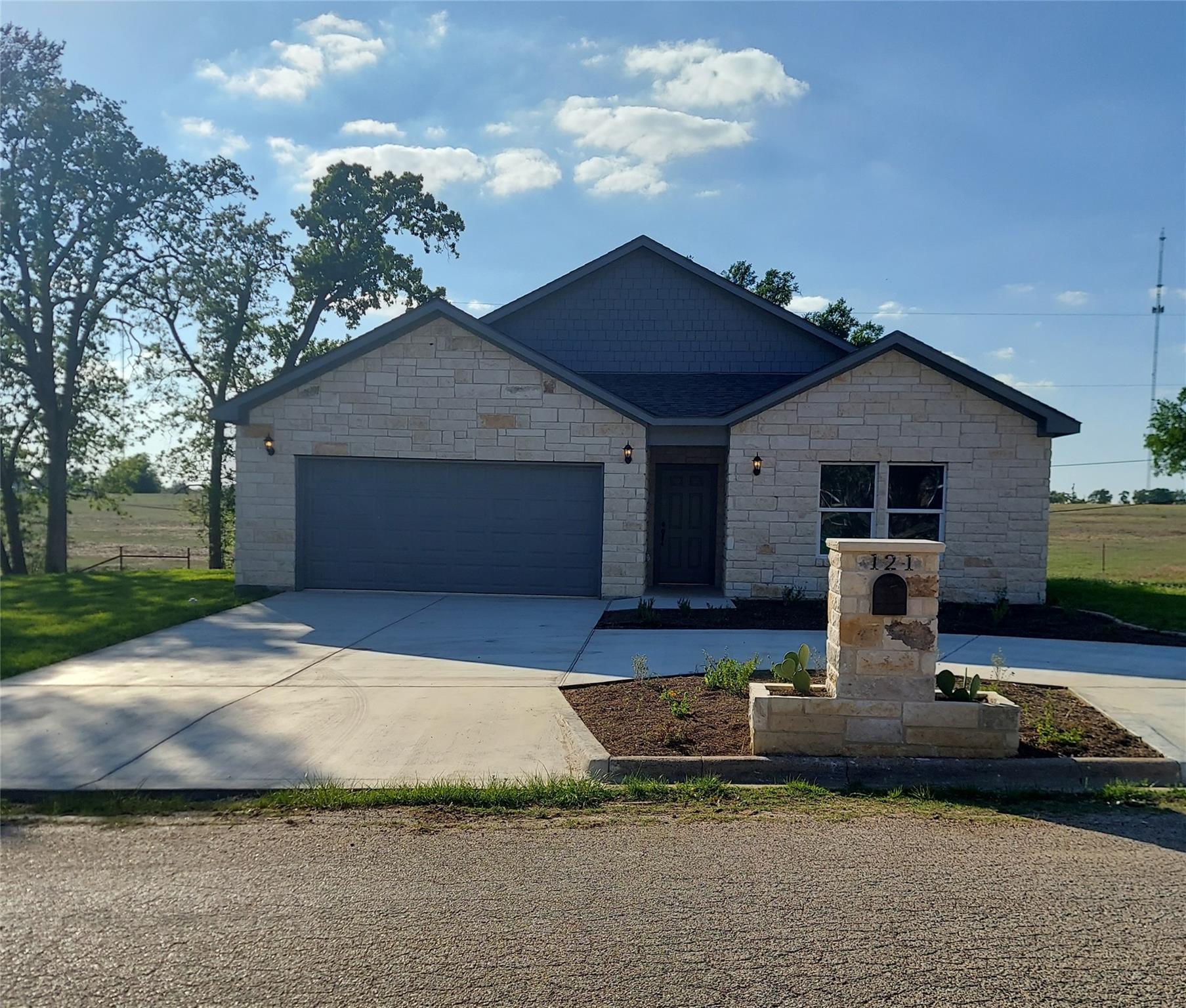 121 Spanish Oak Trl, Cameron, TX, 76520