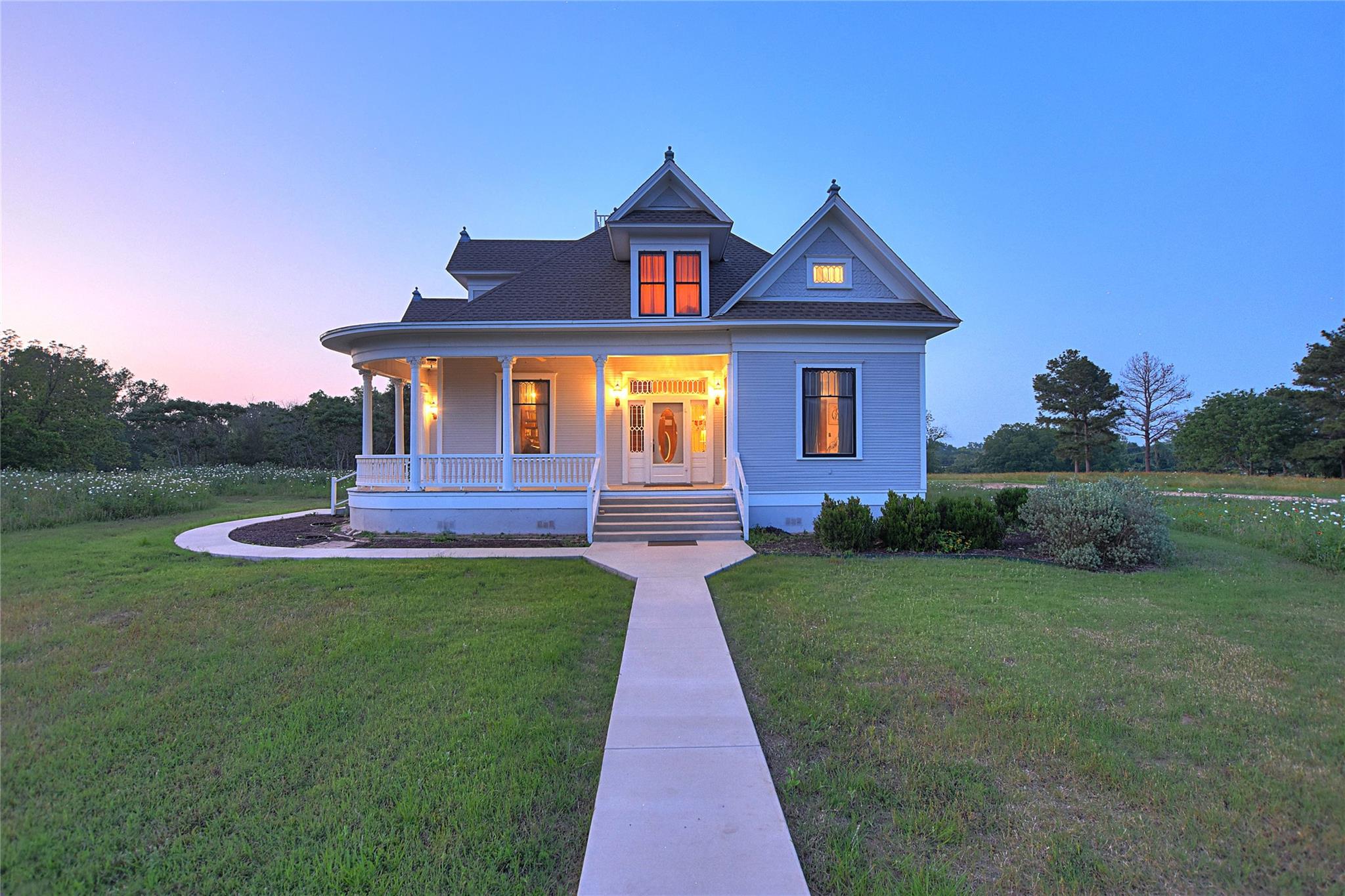 807 Colorado Dr, Smithville, TX, 78957