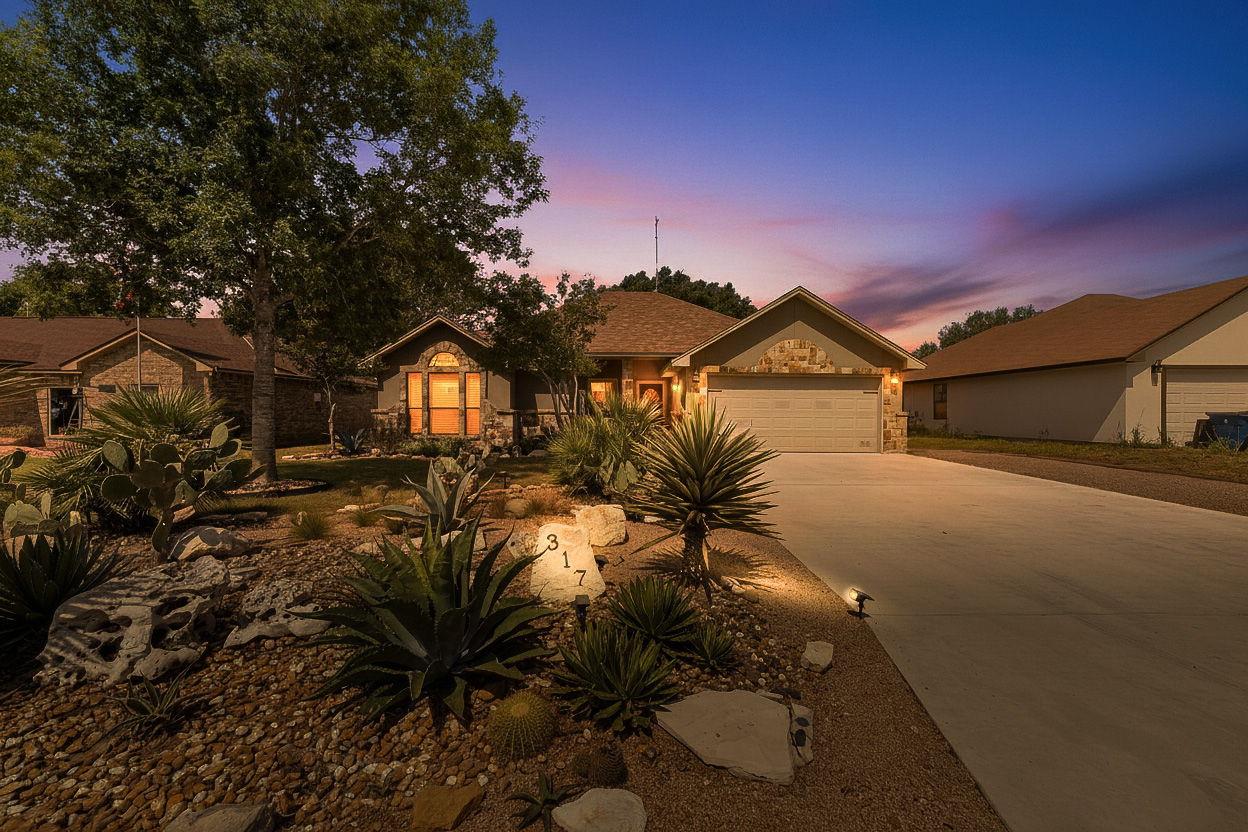 317 Yorktown None, Pleasanton, TX, 78064