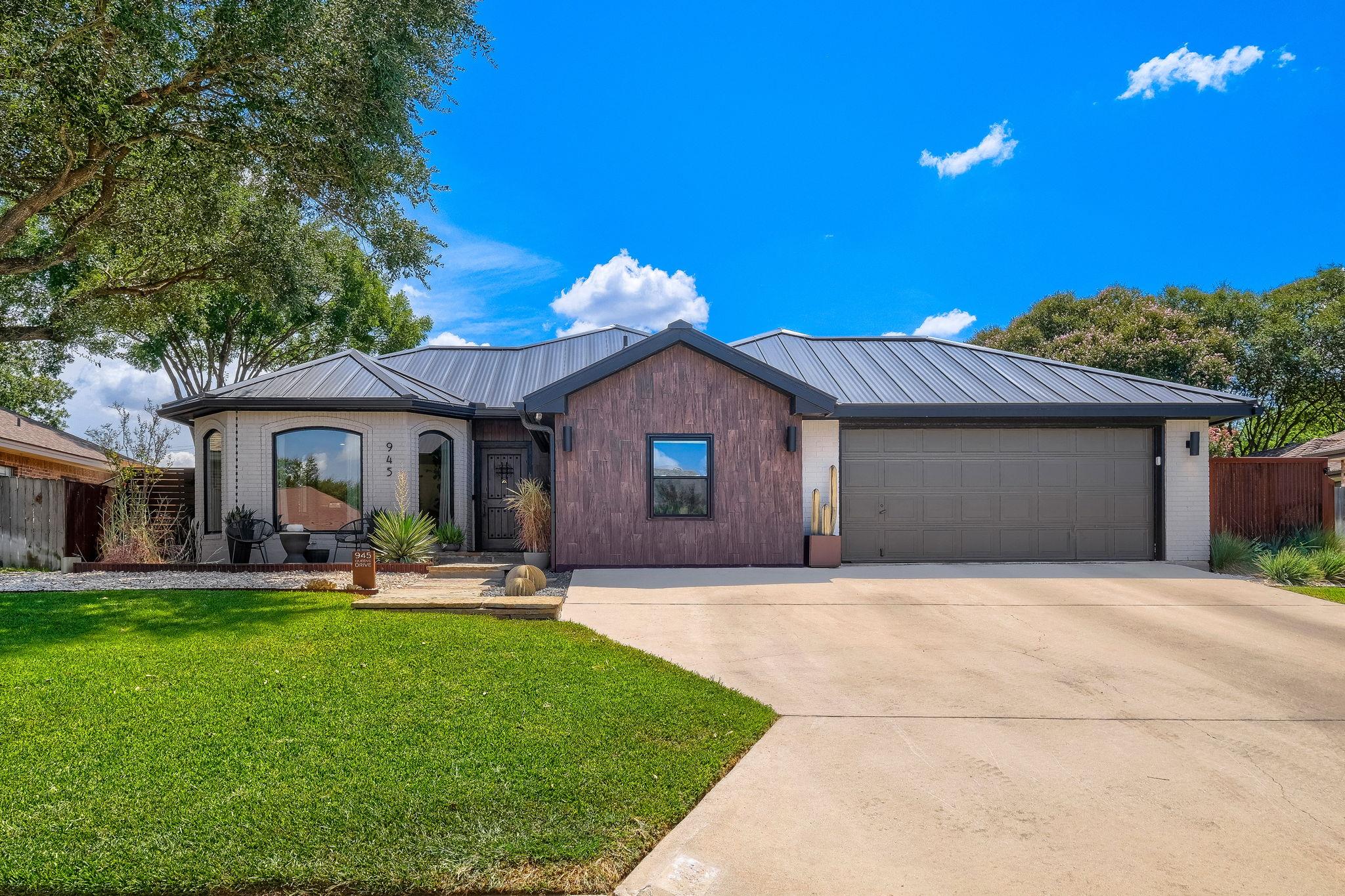945 Queens Dr, New Braunfels, TX, 78130