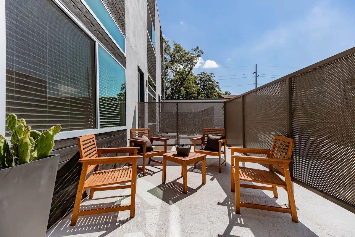 1701 E Martin Luther King Jr Blvd  #204, Austin, TX, 78702
