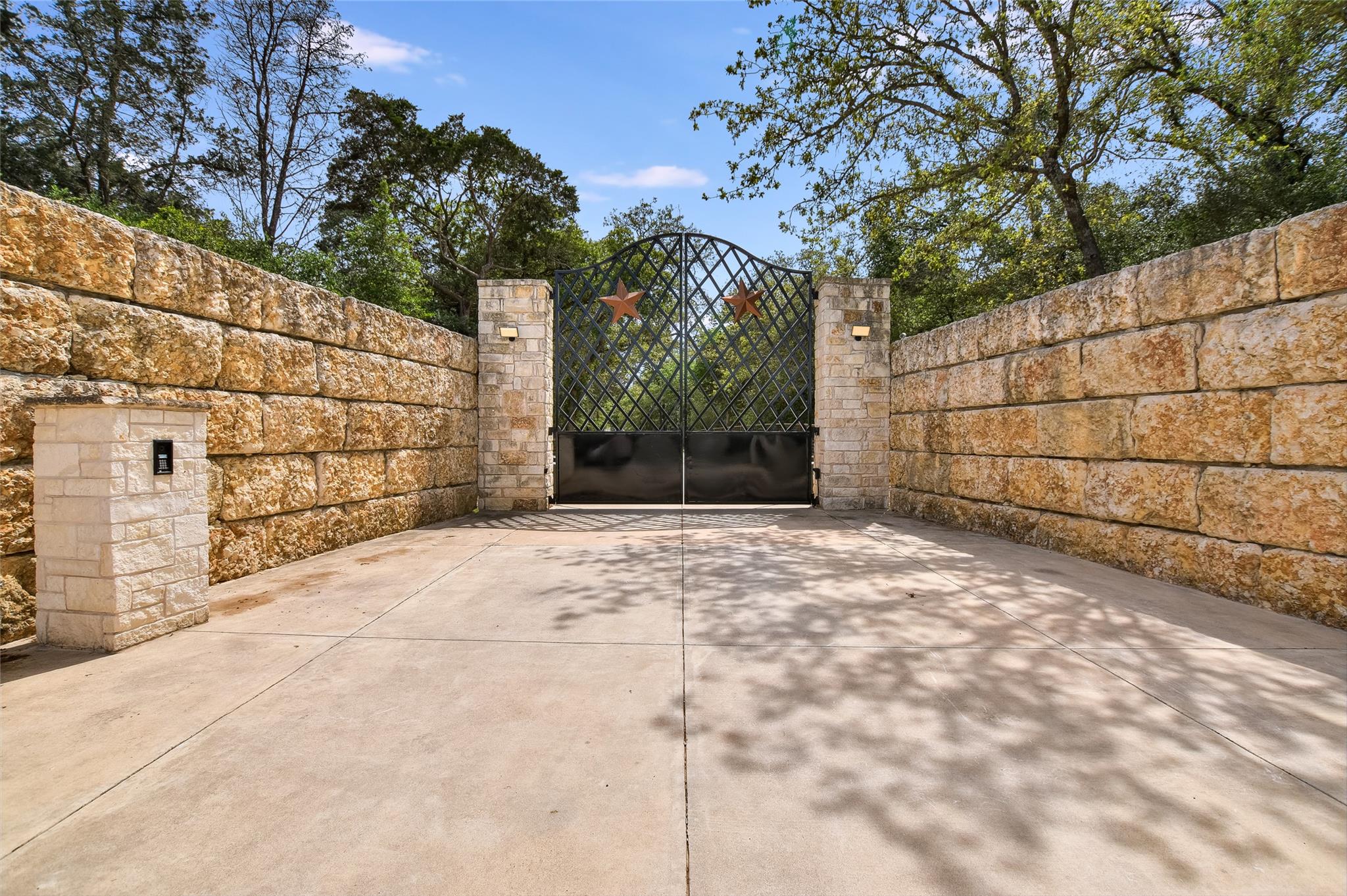 2187 Highway 290 None E, McDade, TX, 78650