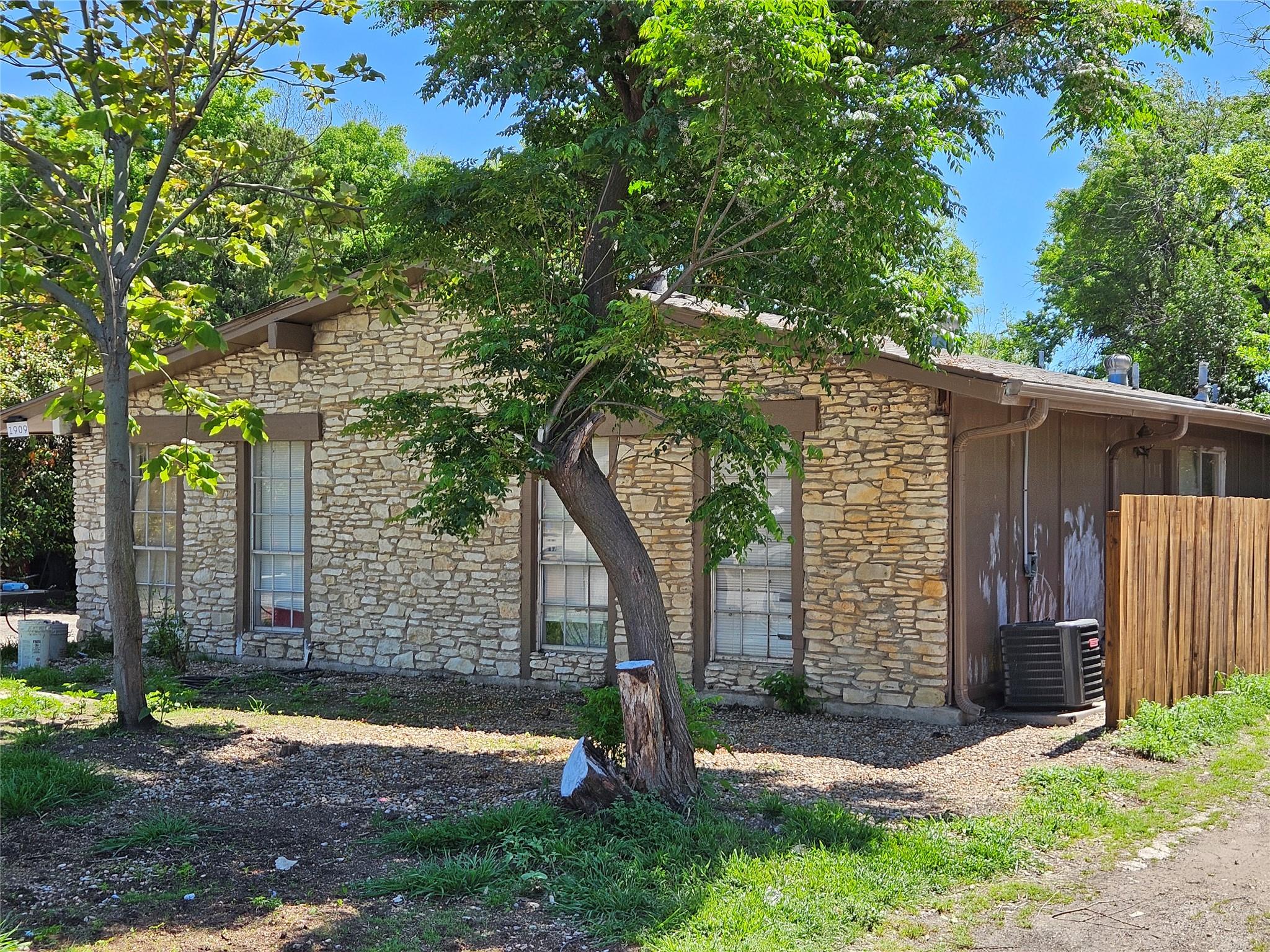 1909 Hearthside Dr, Austin, TX, 78757