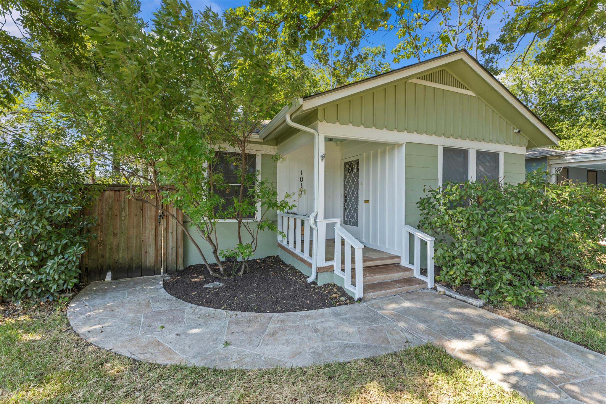 1011 E 45th St, Austin, TX, 78751
