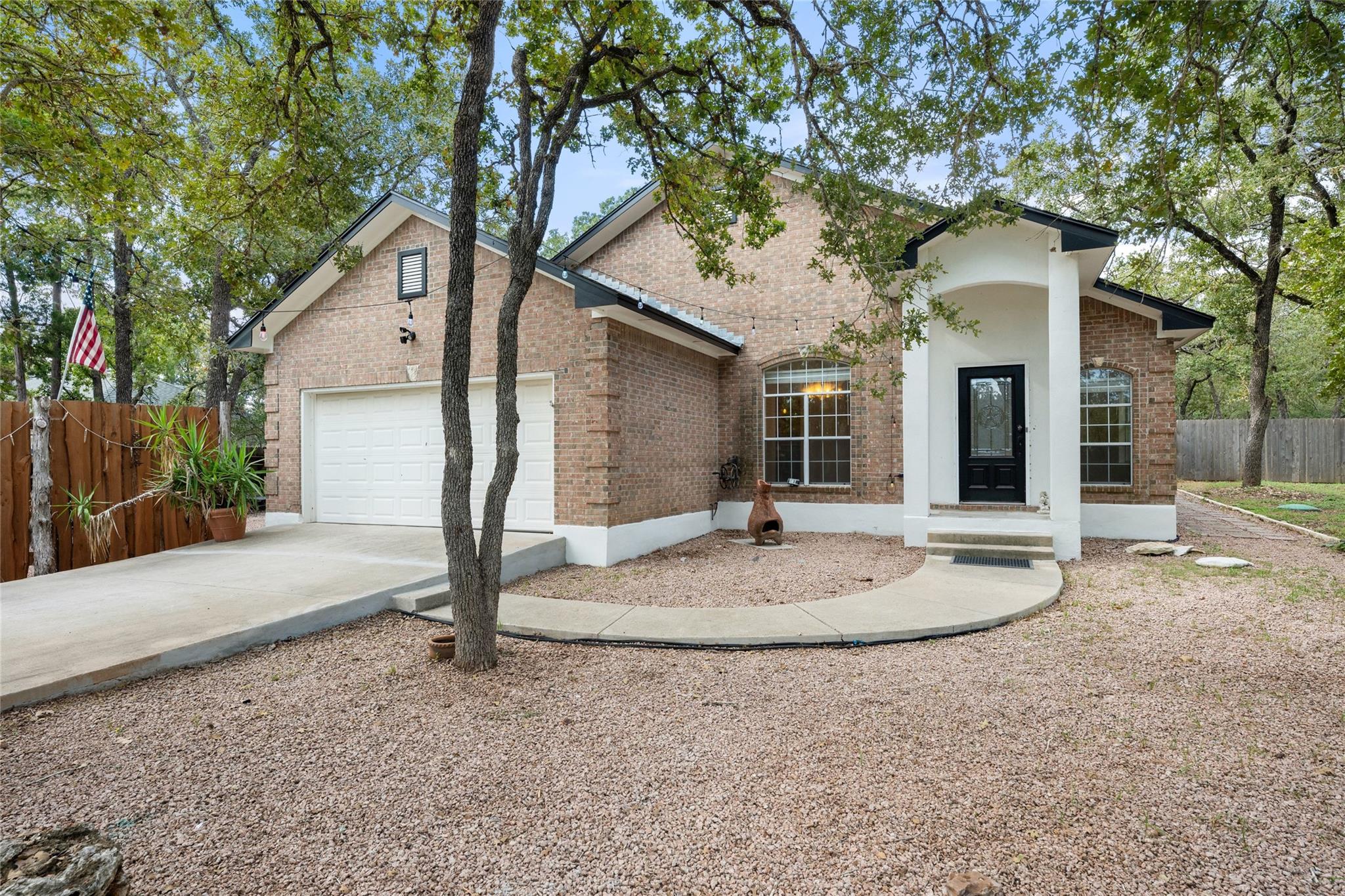 275 W Oak Loop, Cedar Creek, TX, 78612