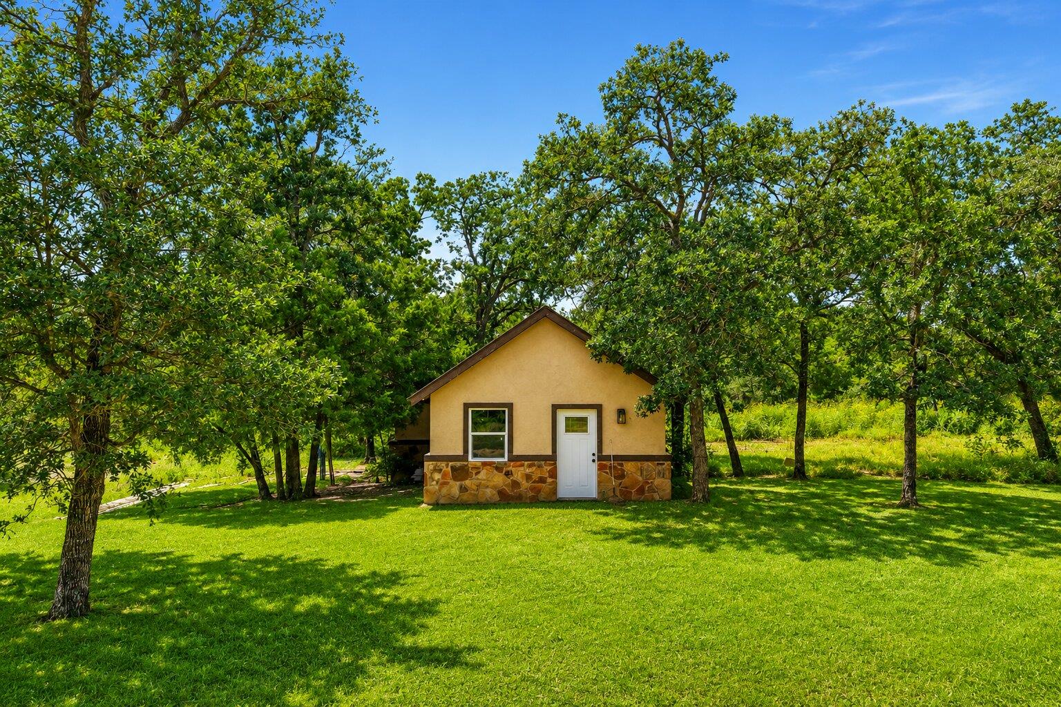 499 Bridgestone Ct, Lockhart, TX, 78644