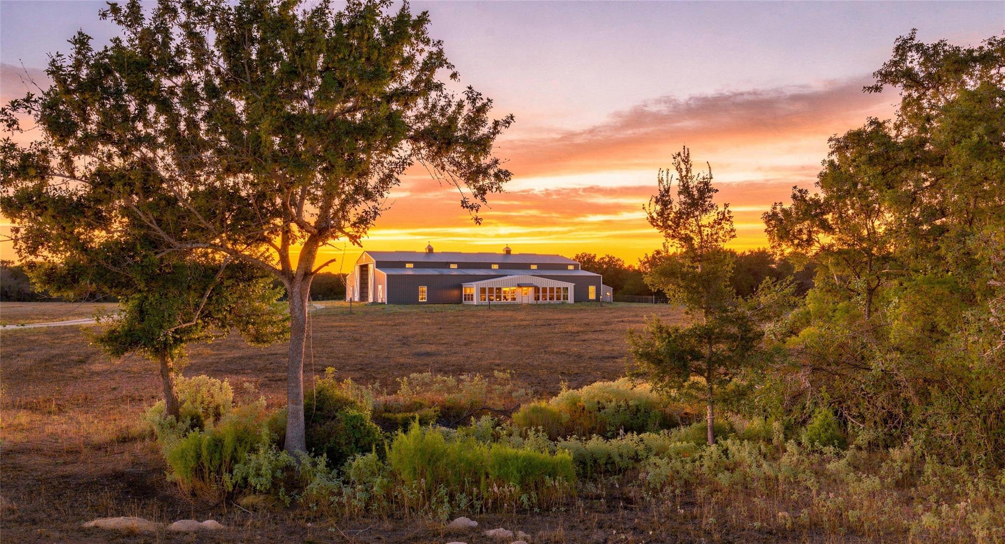 6417 County Road 240 None, Waelder, TX, 78959
