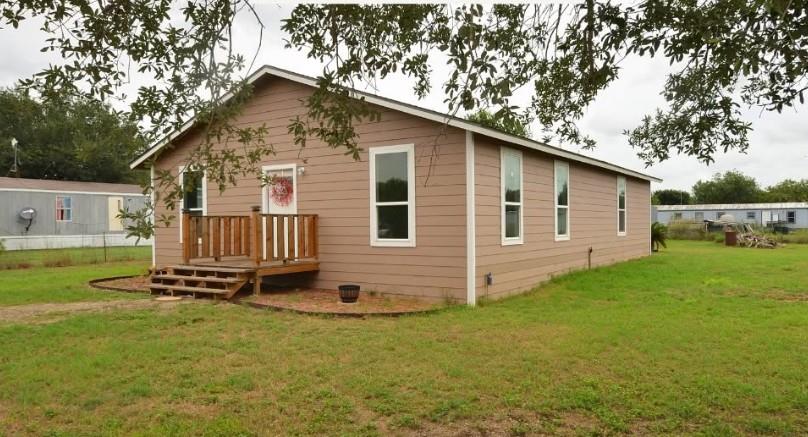 245 Cross Lake Dr, Pleasanton, TX, 78064