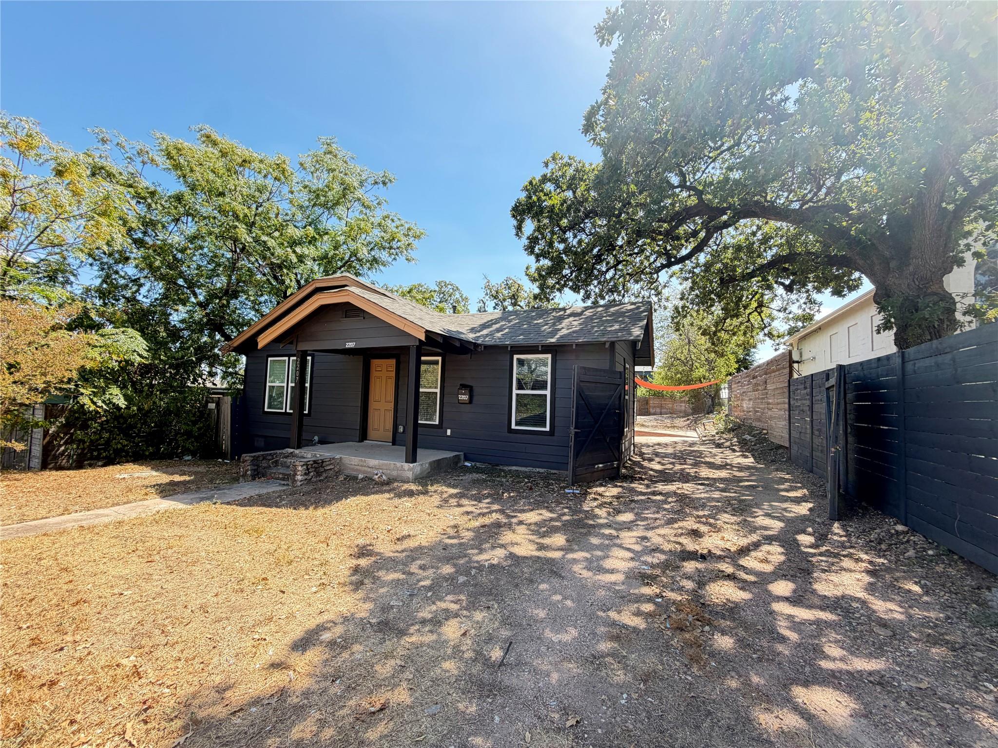 2207 E 12th St, Austin, TX, 78702
