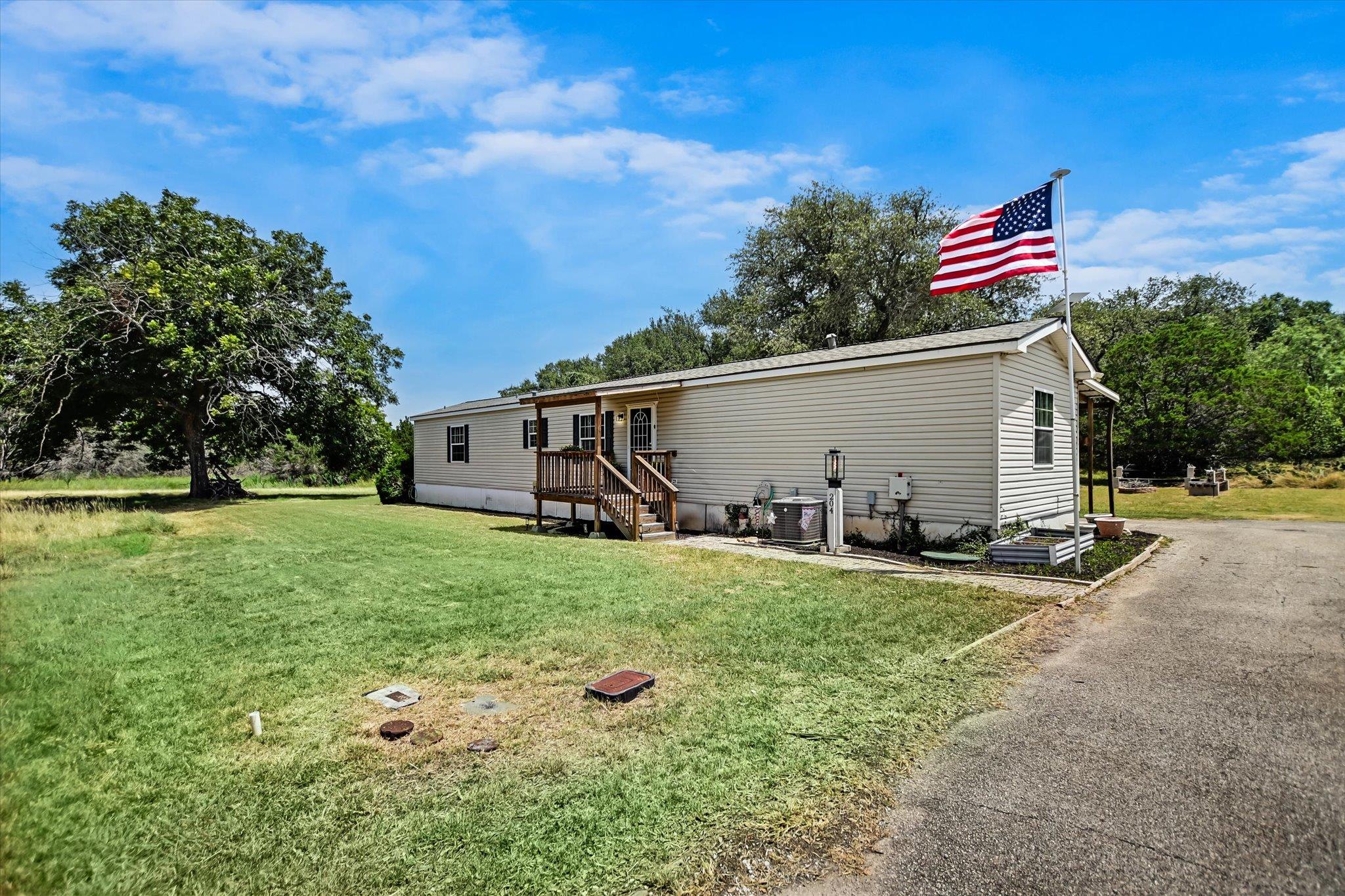 204 40th St, Horseshoe Bay, TX, 78657