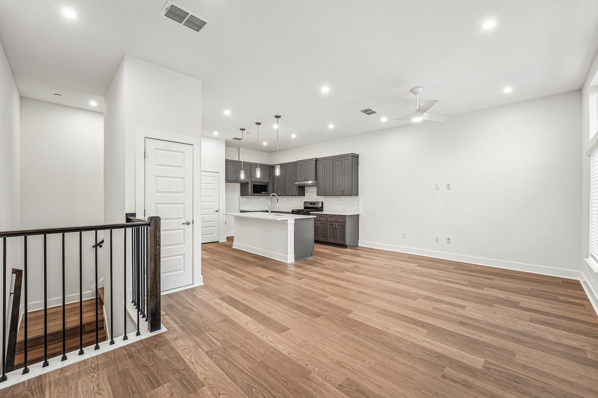 200 W 56th St  #2103, Austin, TX, 78751