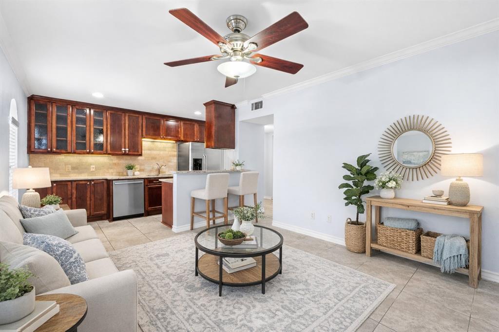 407 E 45th St  #108, Austin, TX, 78751