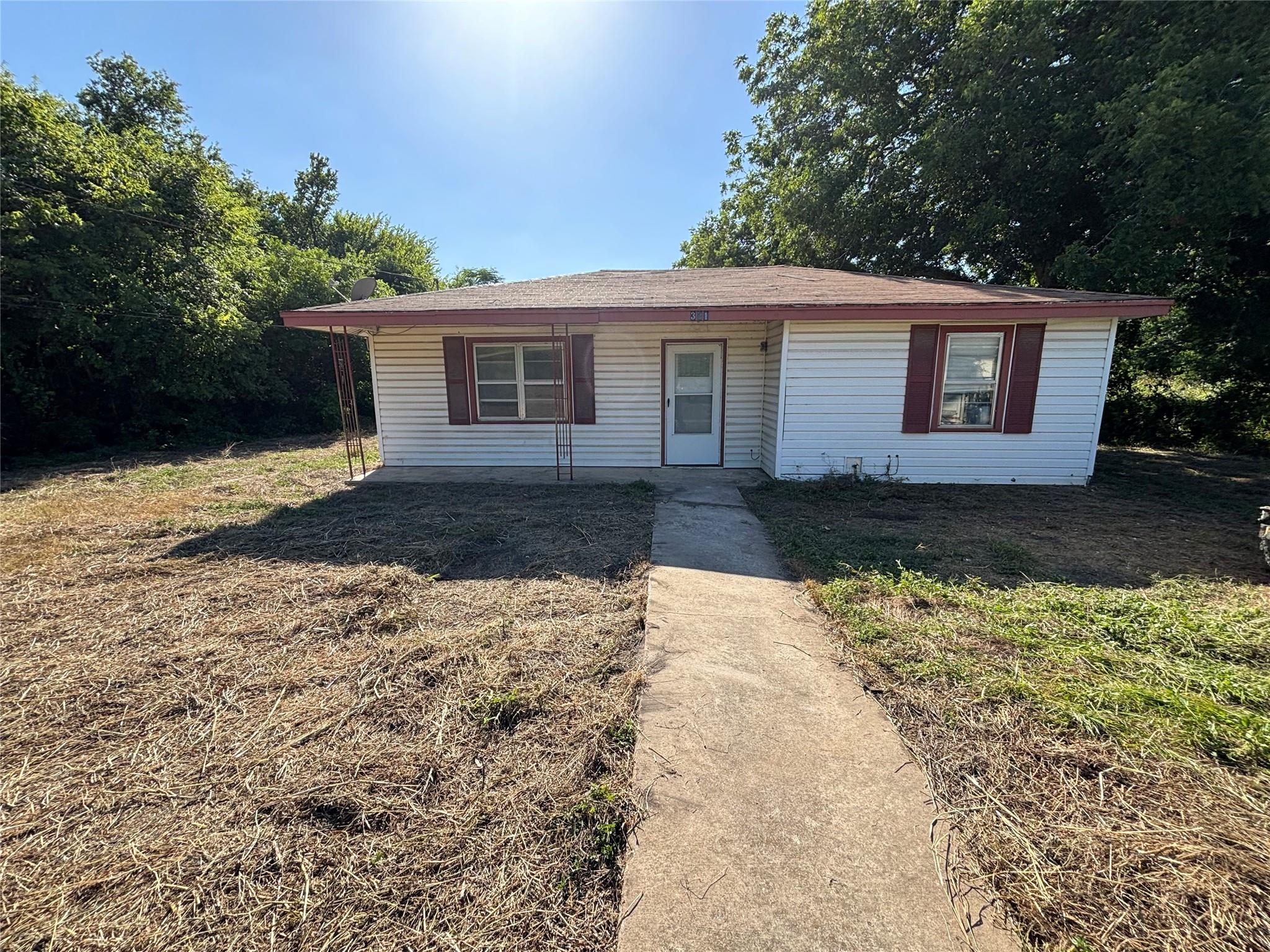 321 N Front St, Holland, TX, 76534