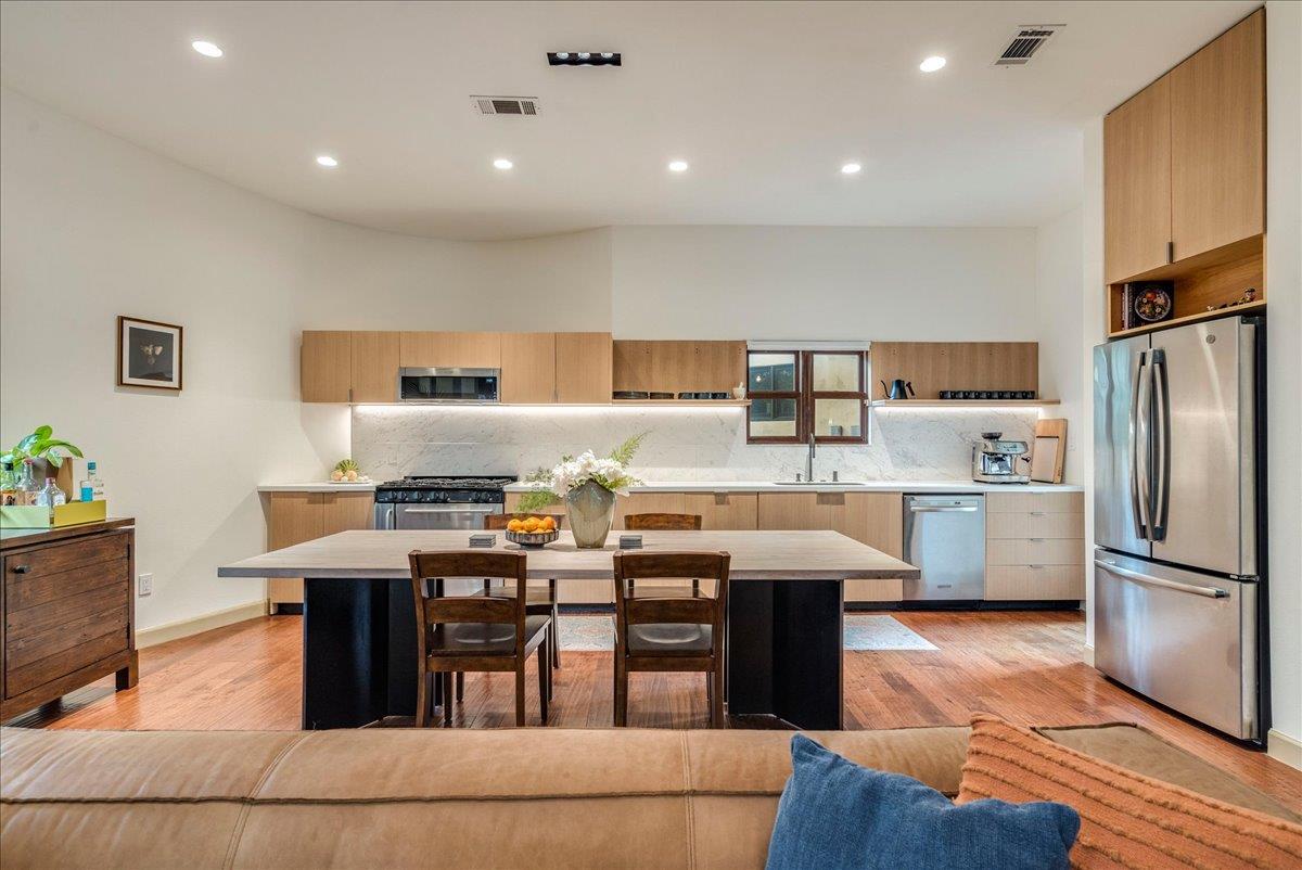3012 S 4th St #B, Austin, TX, 78704