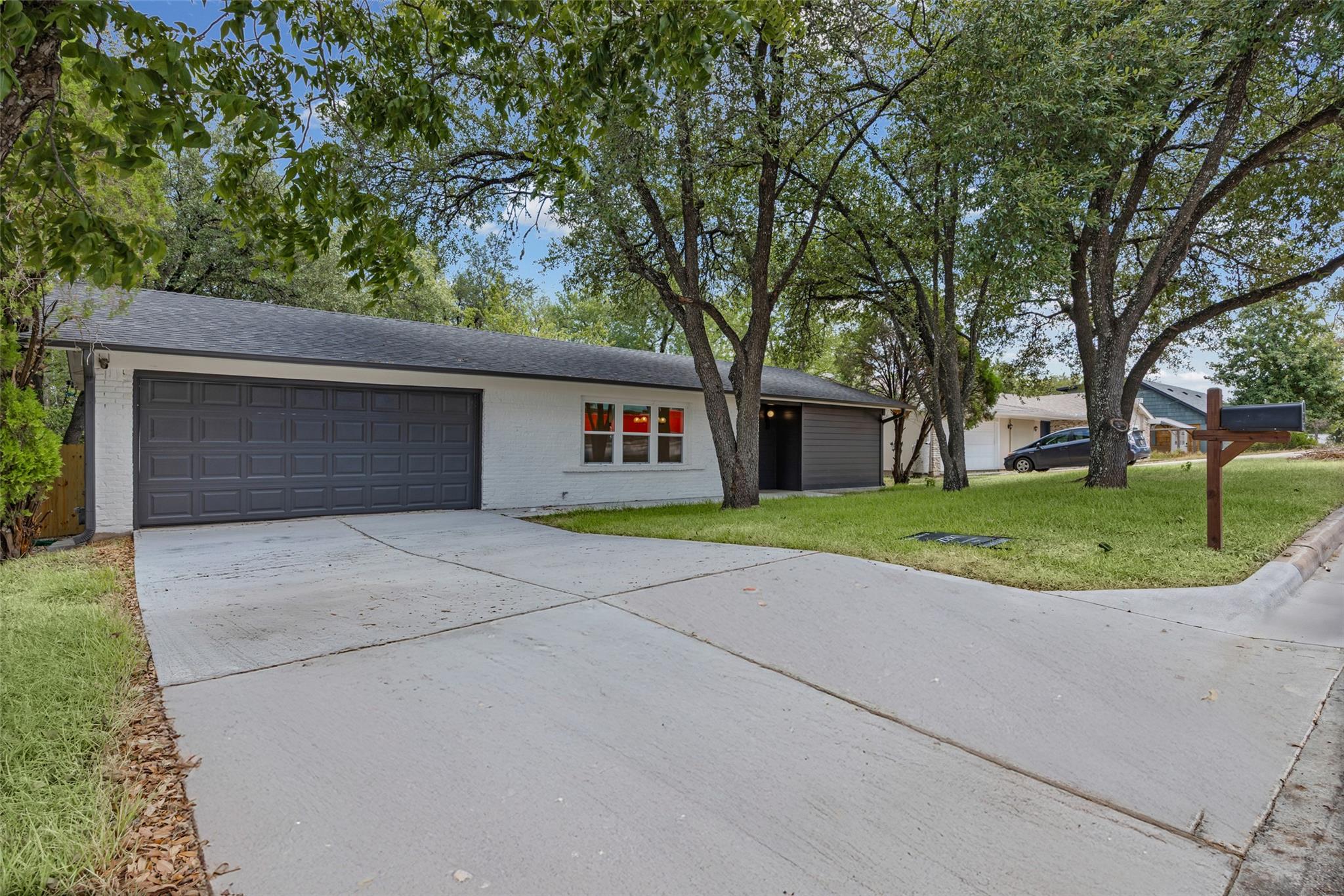 6807  Roanoke Dr, Austin, TX, 78723