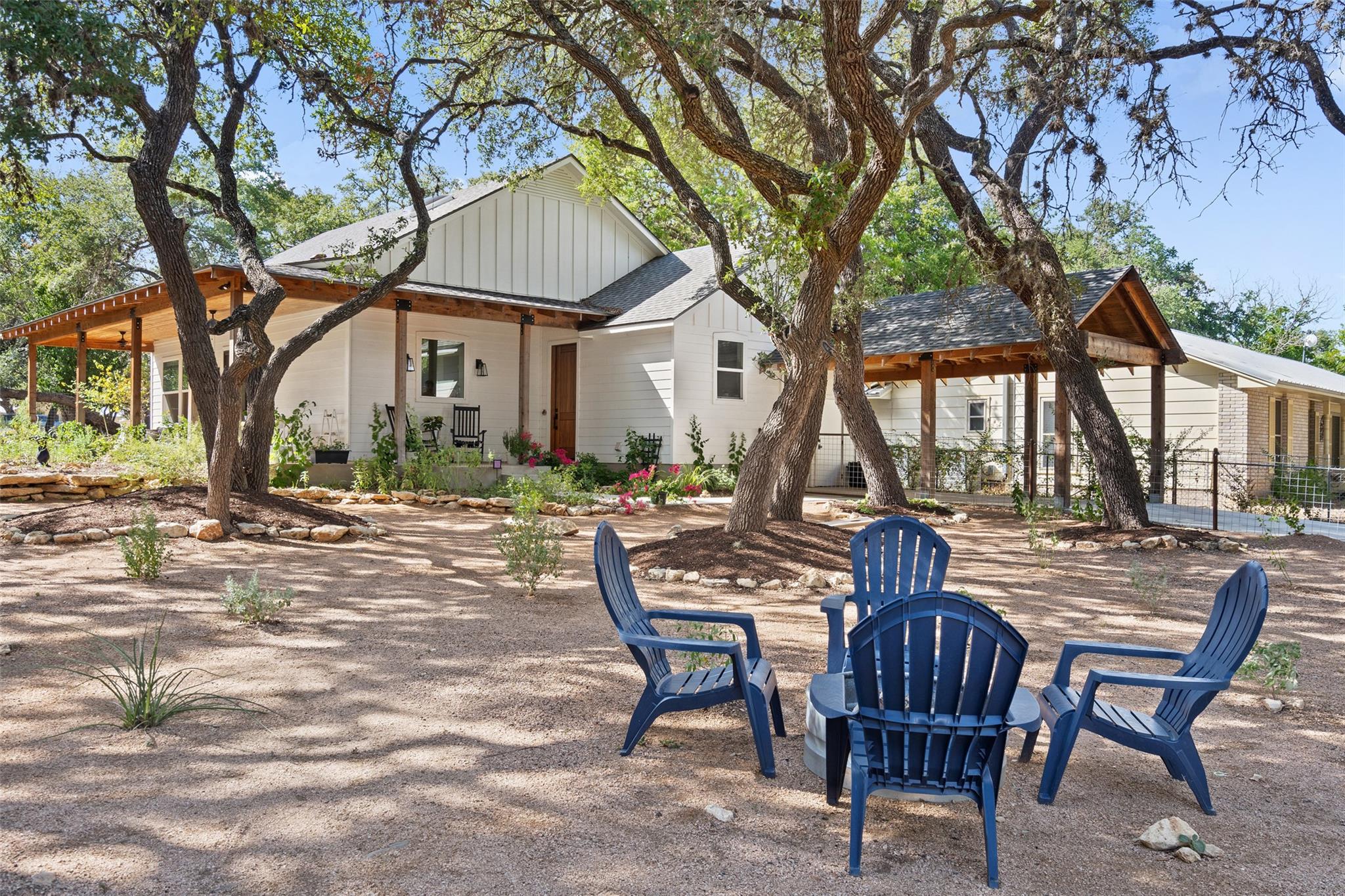 717 Lazy Creek Ln, Blanco, TX, 78606