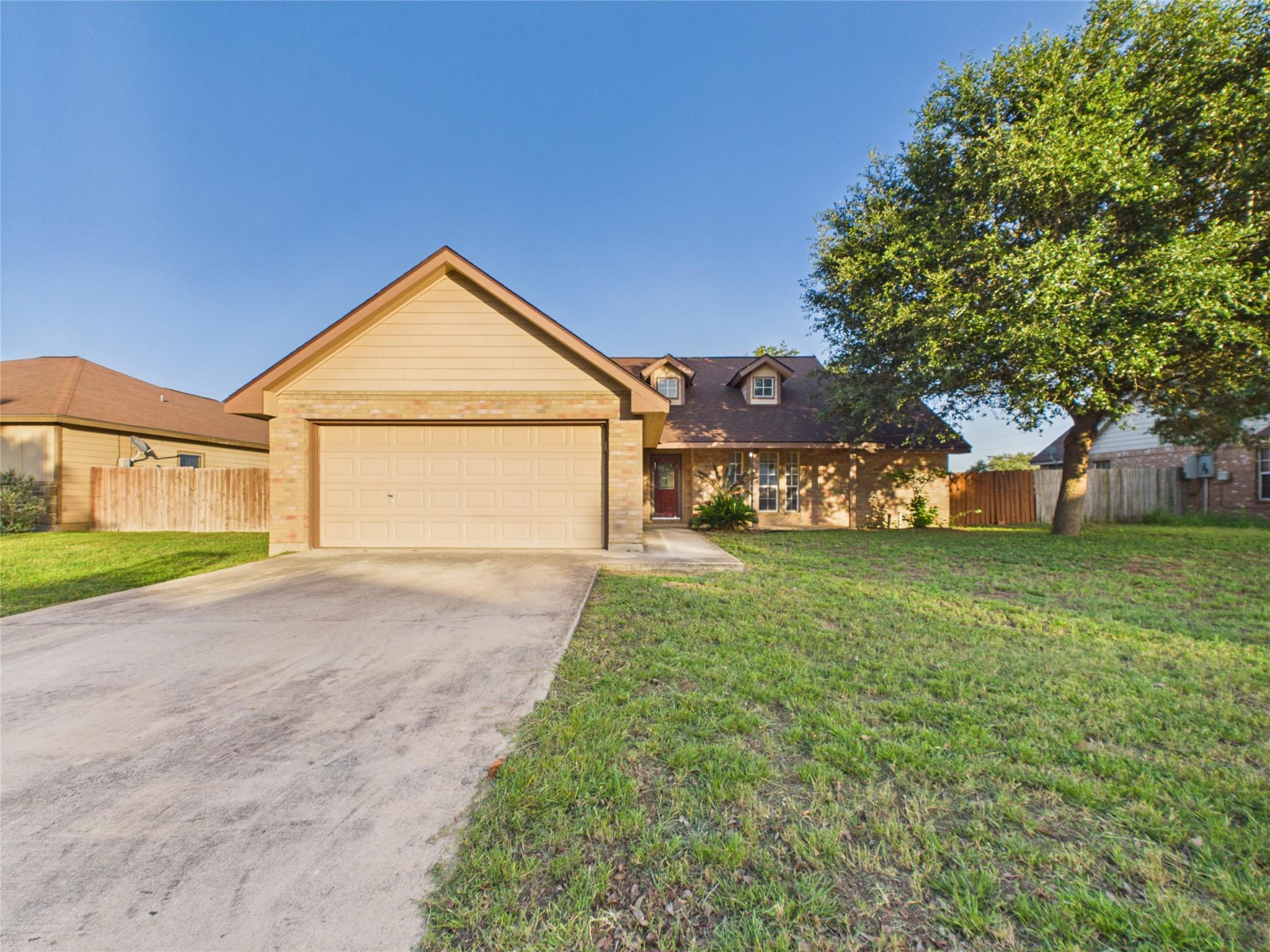 1125 Iris Crescent Dr, Floresville, TX, 78114
