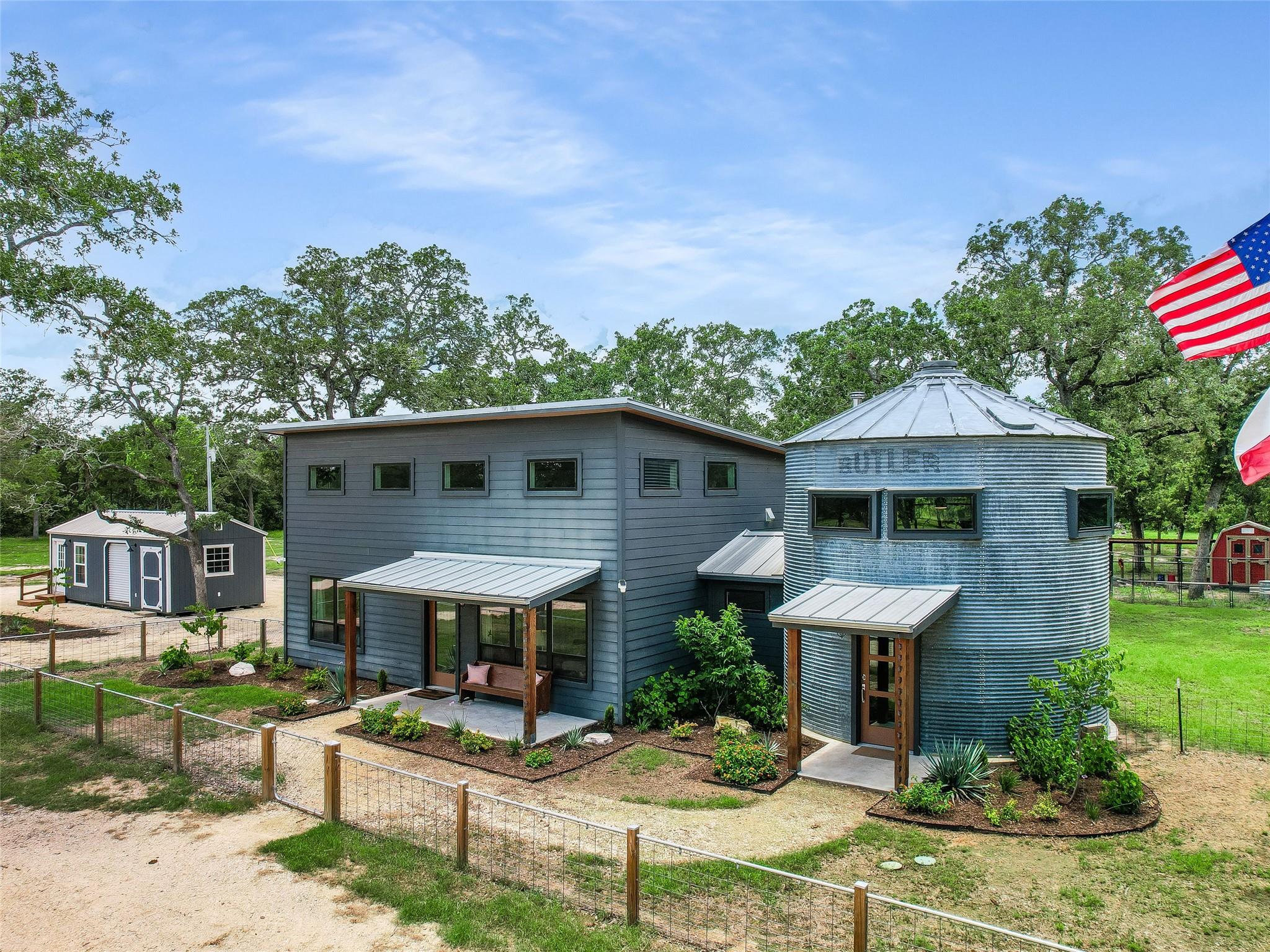 226 Stolle Ln, Flatonia, TX, 78941