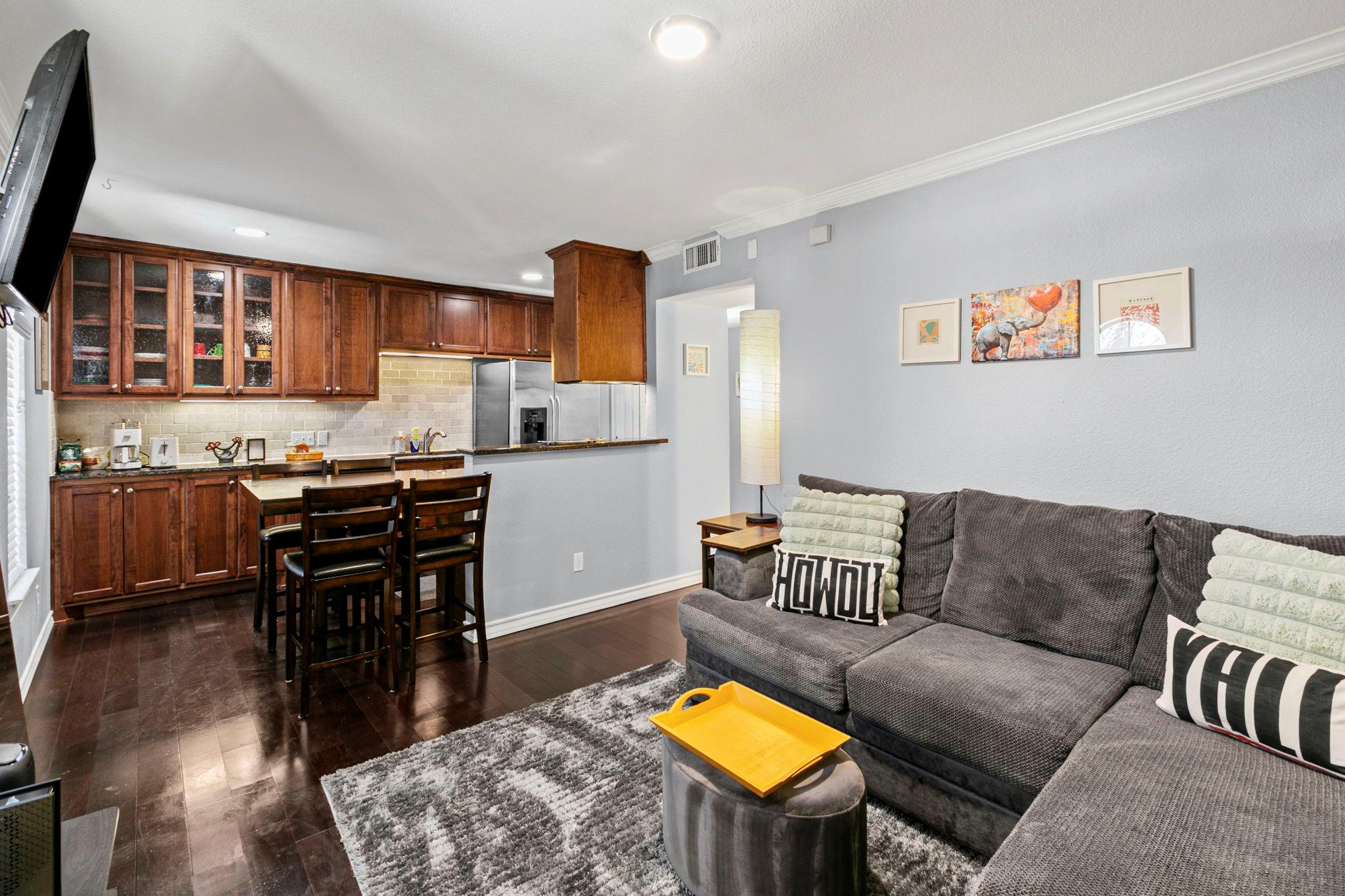 407 E 45th St #116, Austin, TX, 78751