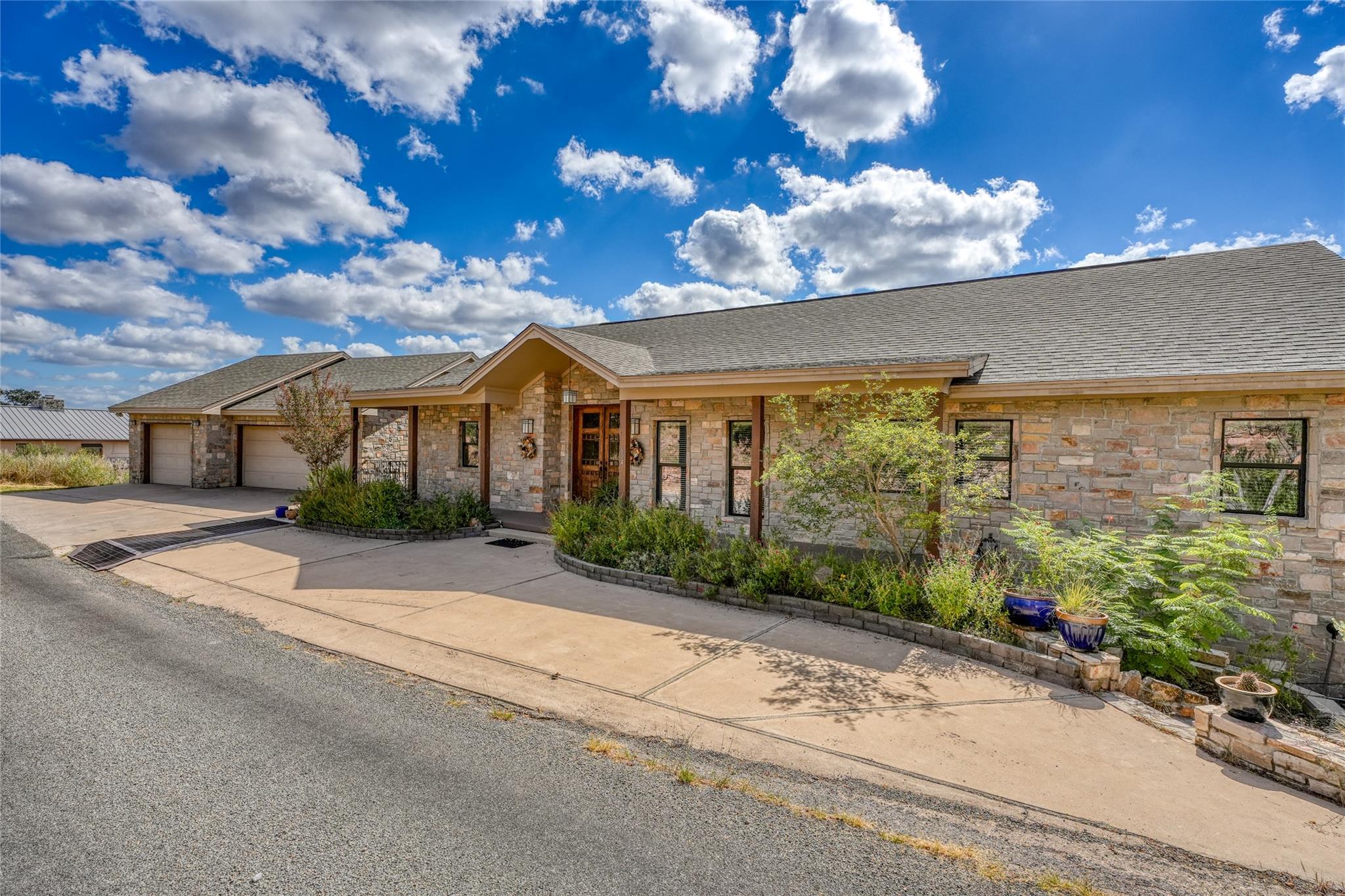 604 N Inwood Rd, Buchanan Dam, TX, 78609