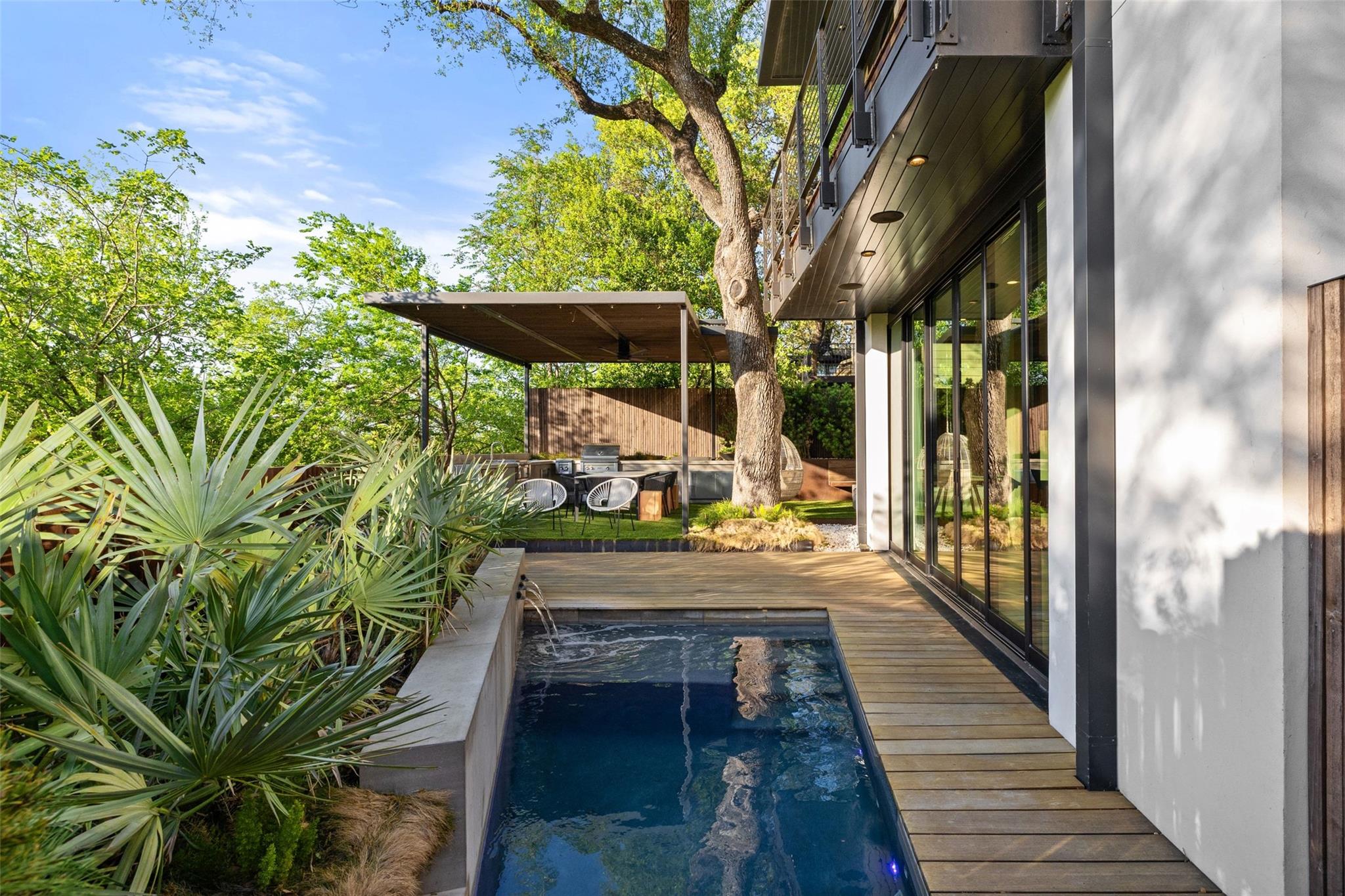 2108 Matthews Dr, Austin, TX, 78703