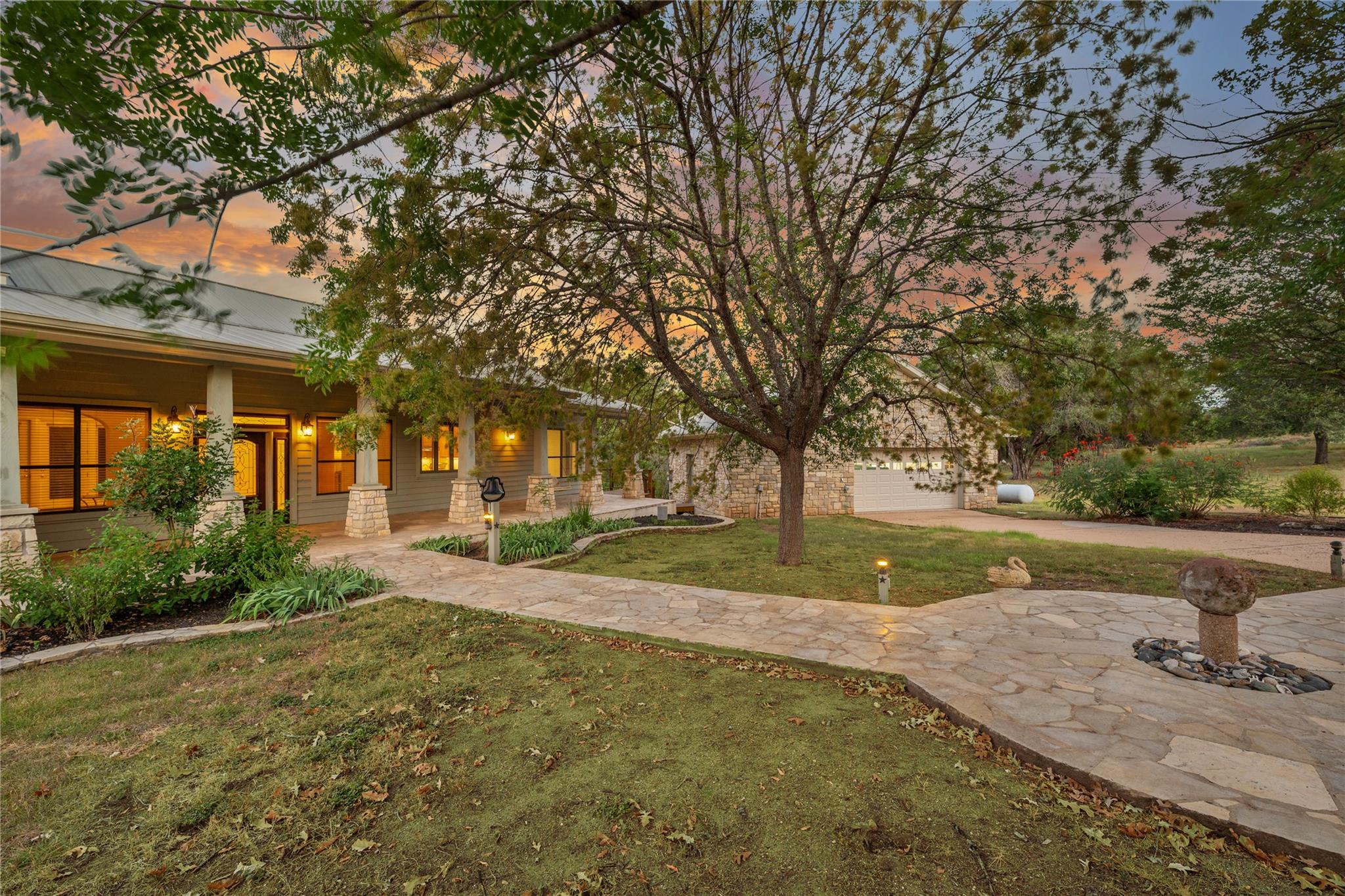 1118  Rustic Ln, Spicewood, TX, 78669