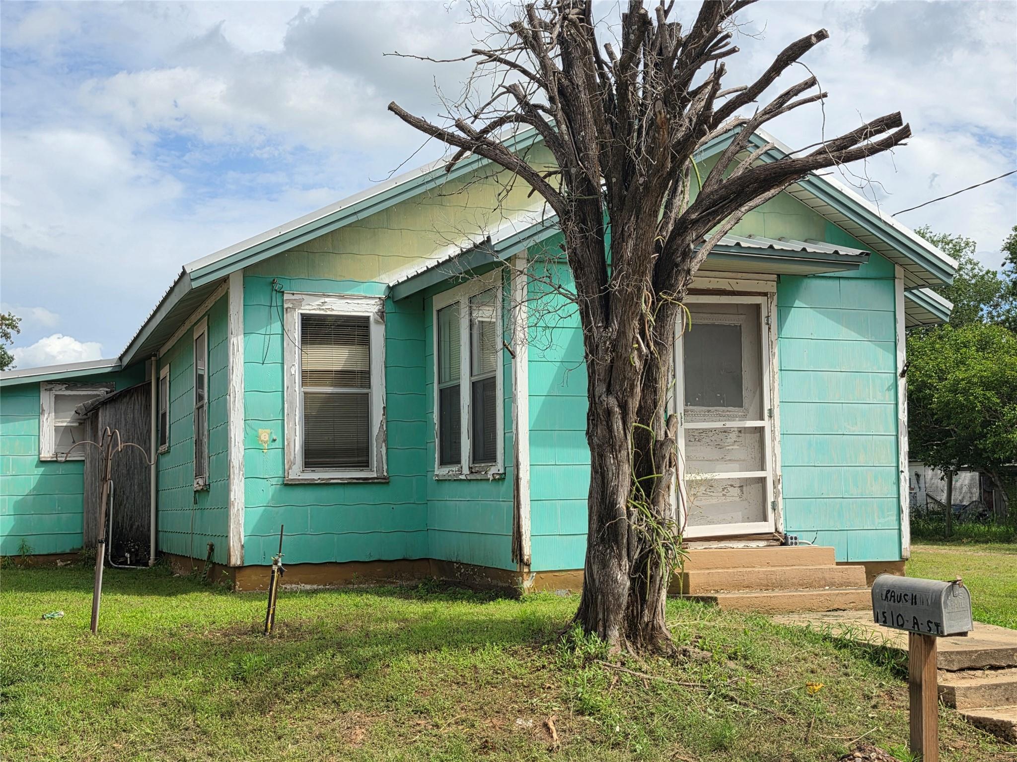 1510 A St, Floresville, TX, 78114