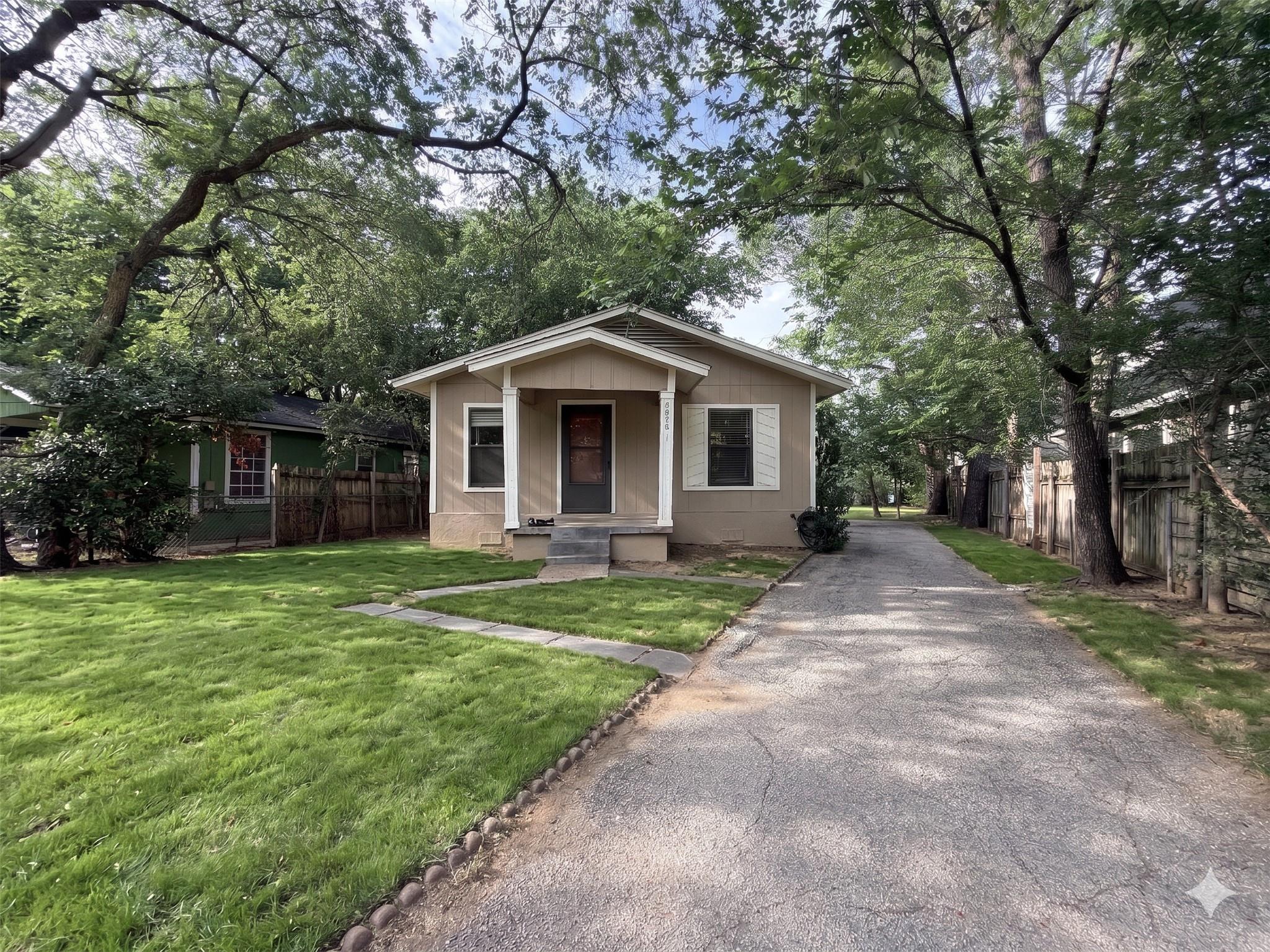 2710 E 3rd St, Austin, TX, 78702