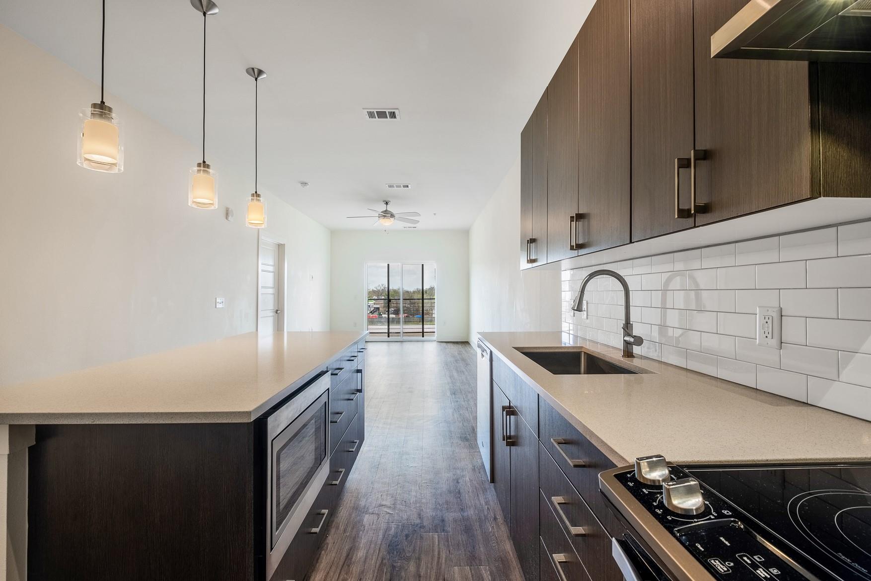 6444 Burnet Rd #207, Austin, TX, 78757