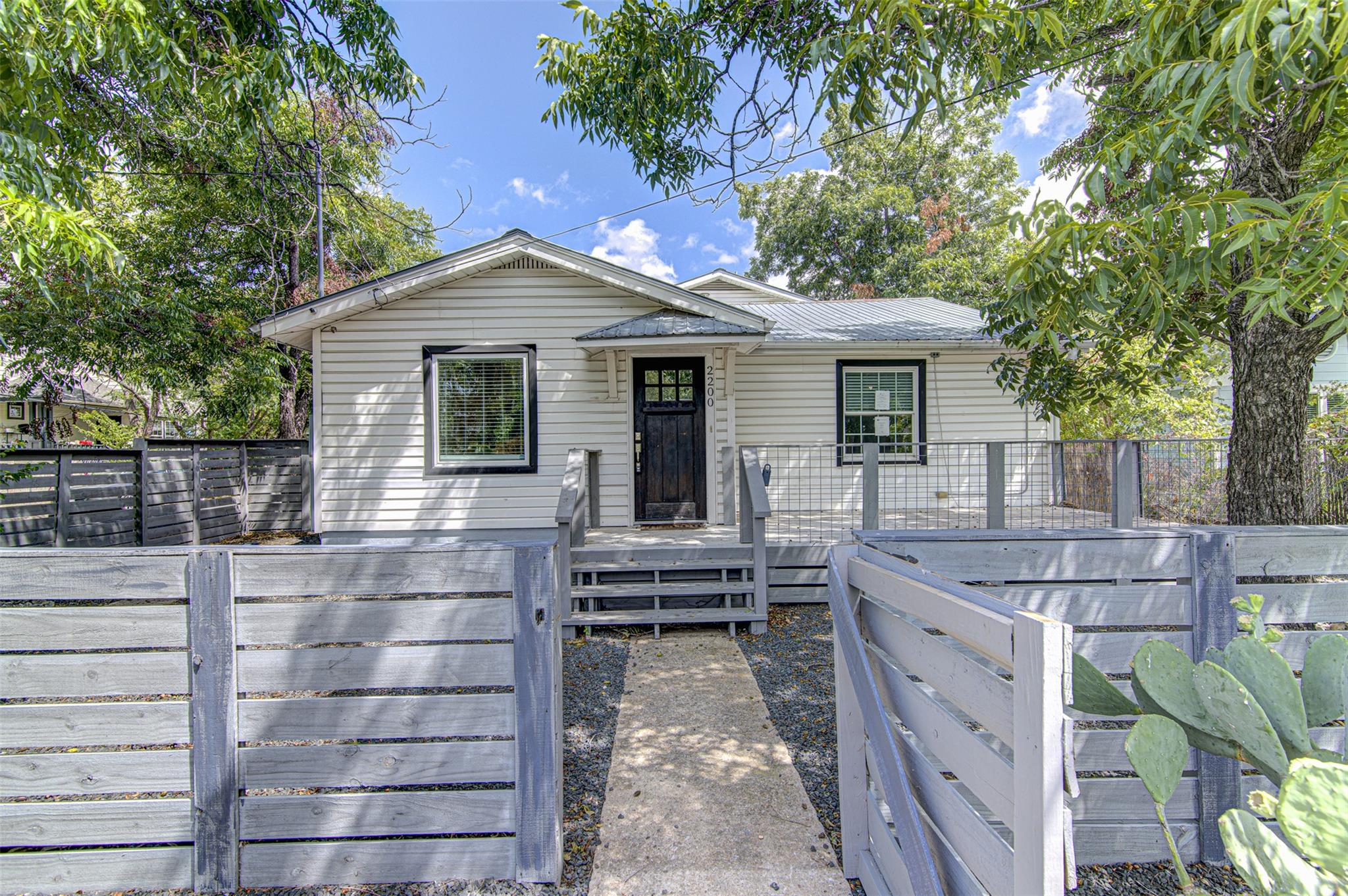 2200 E 14th St, Austin, TX, 78702