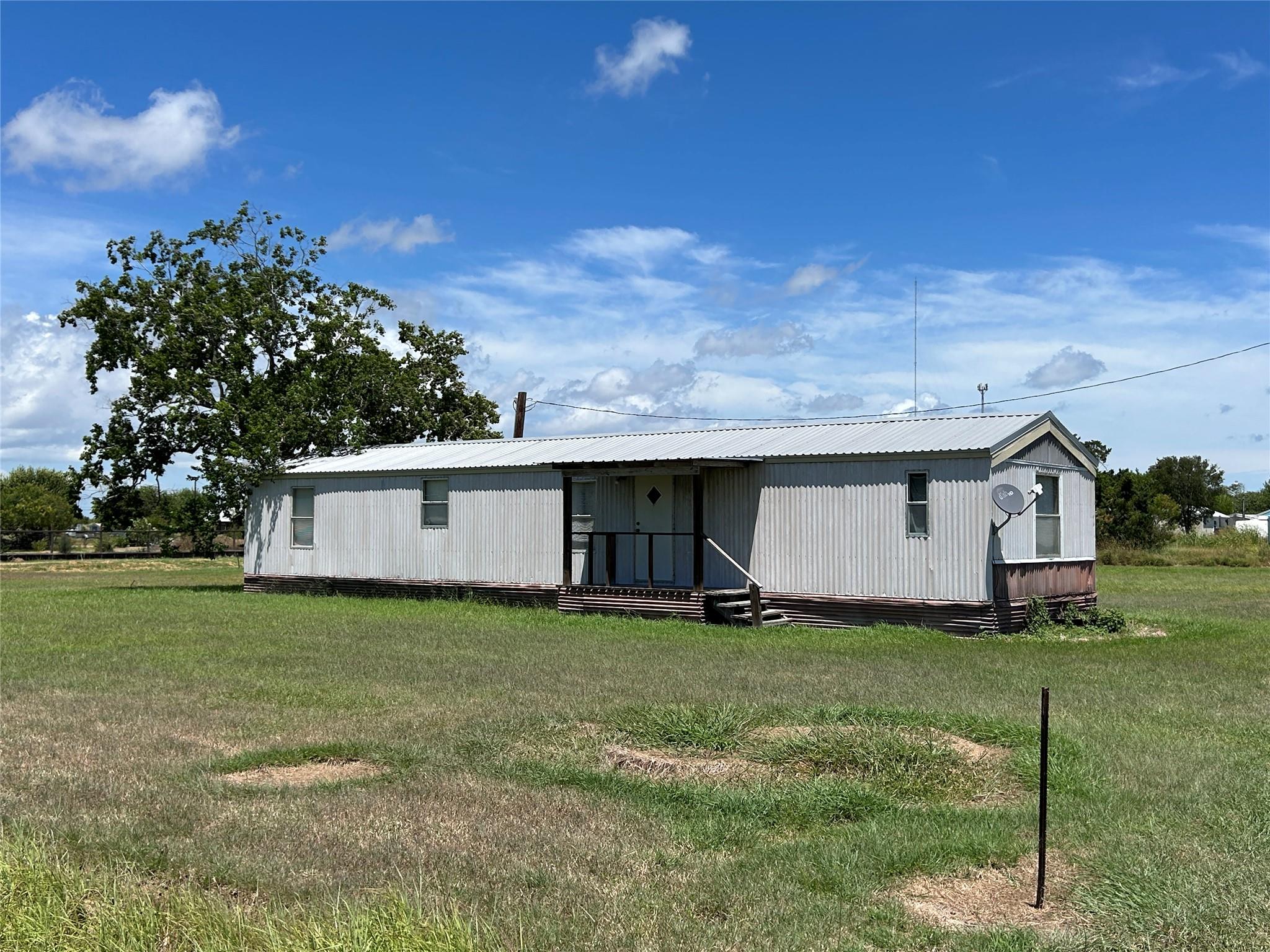 204 N 4th St, Seadrift, TX, 77983