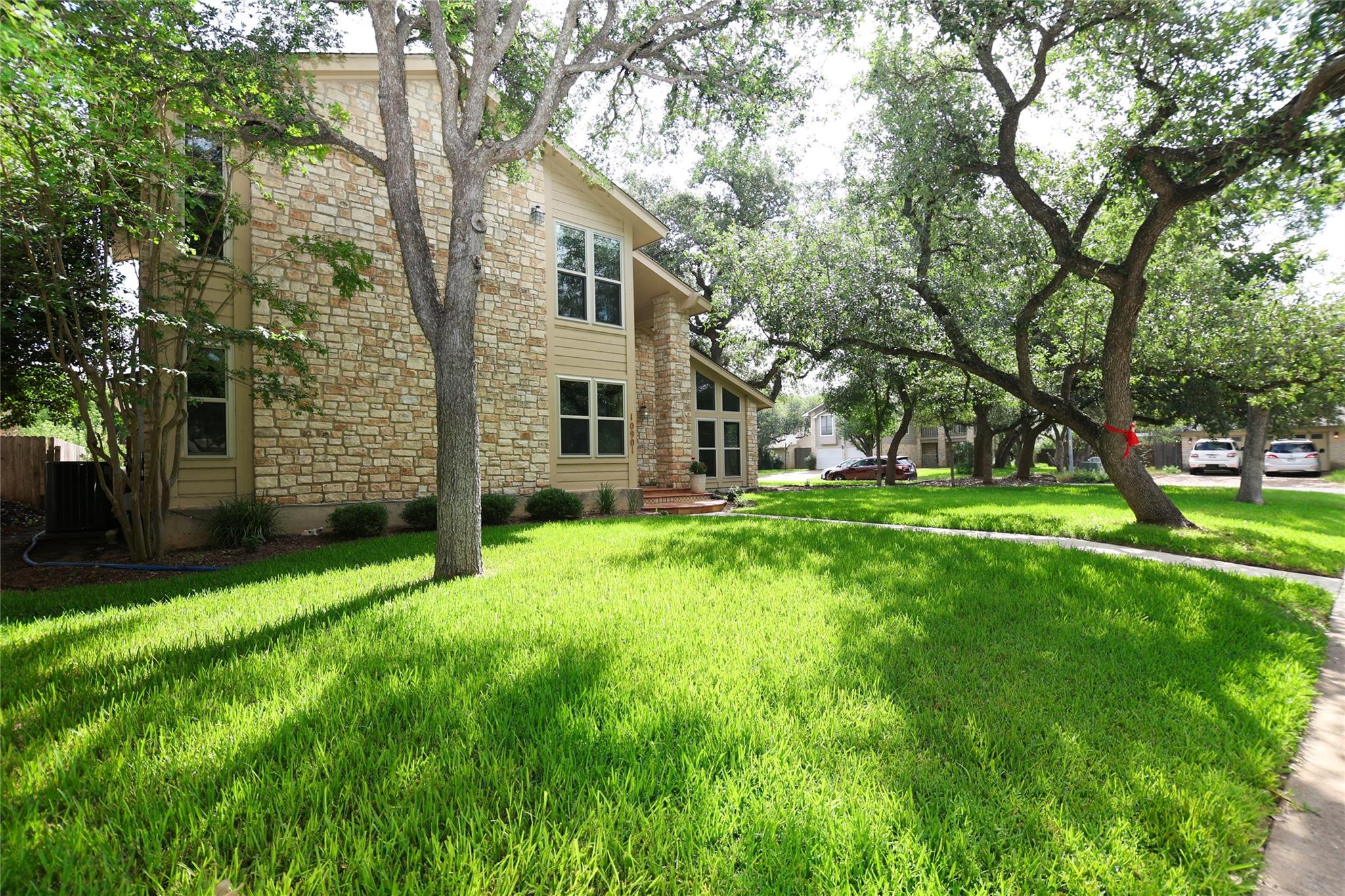 10901  Country Knoll Knls, Austin, TX, 78750