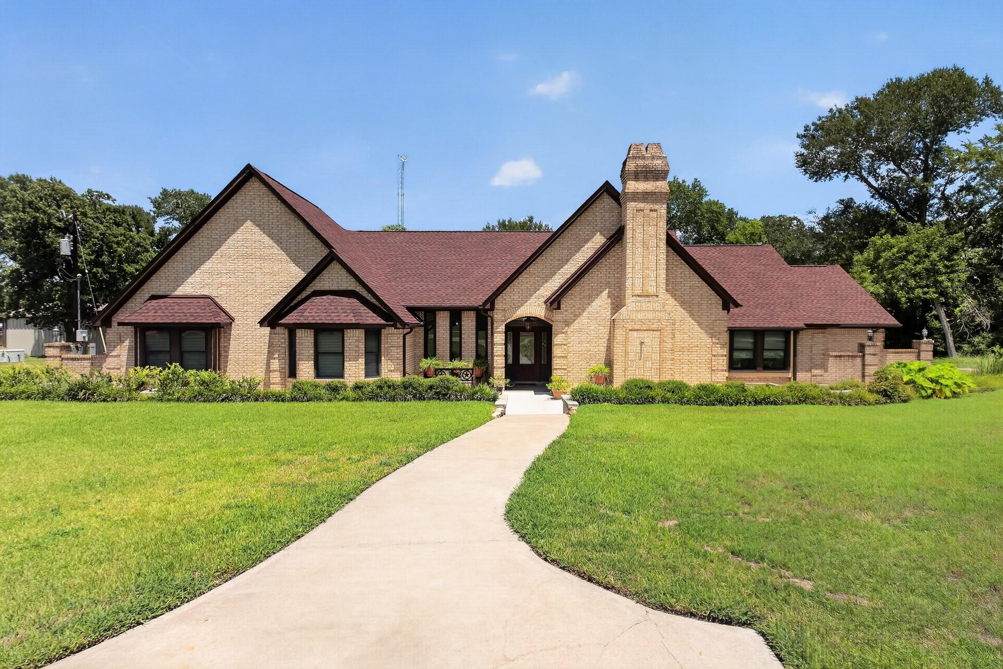 1950 Country Club Rd, Brenham, TX, 77833