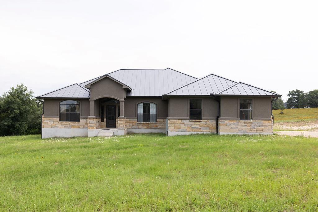 111 Powder Rdg, Luling, TX, 78648