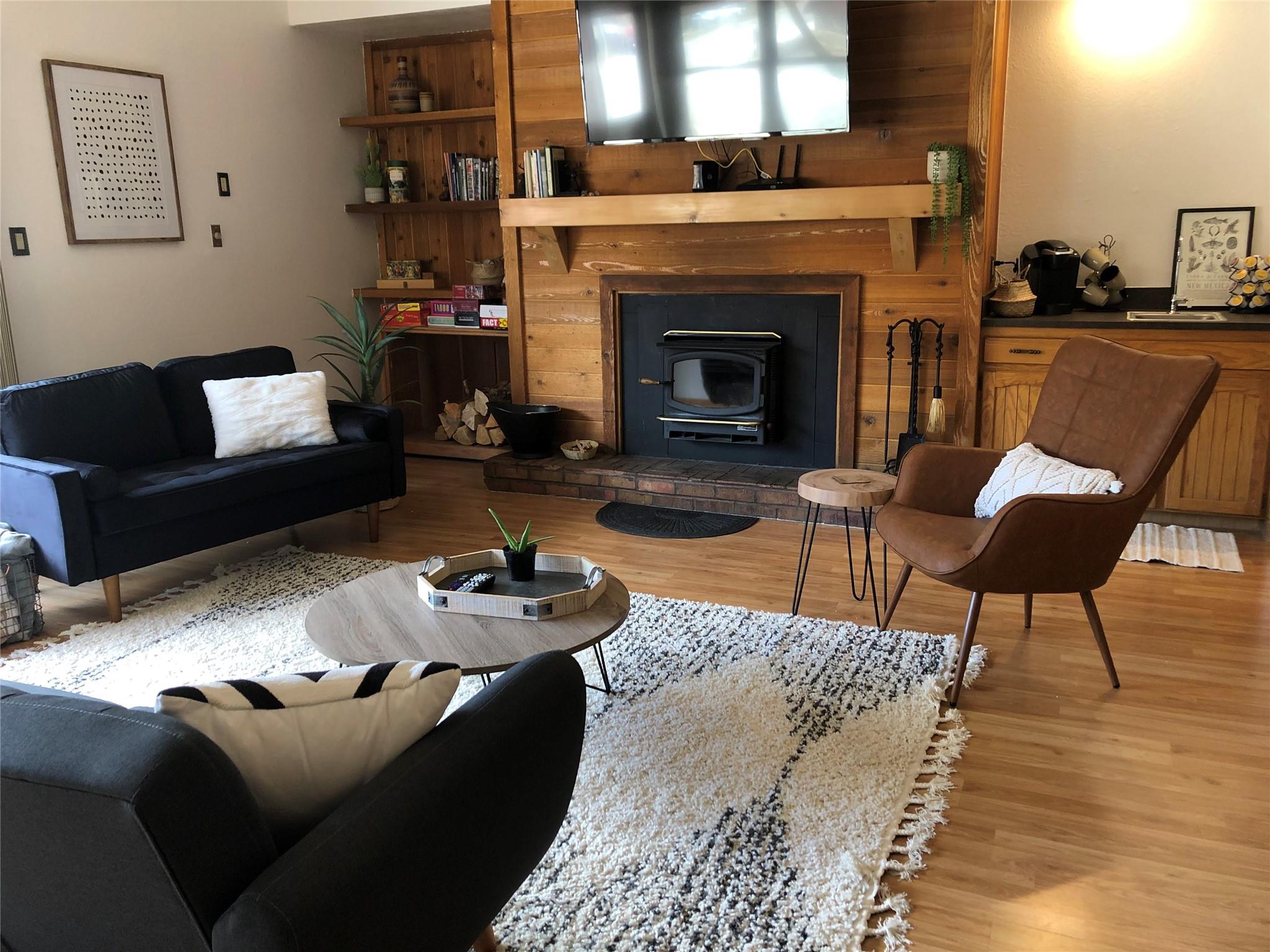 28  aspen St  #308, Out of State, NM, 78730
